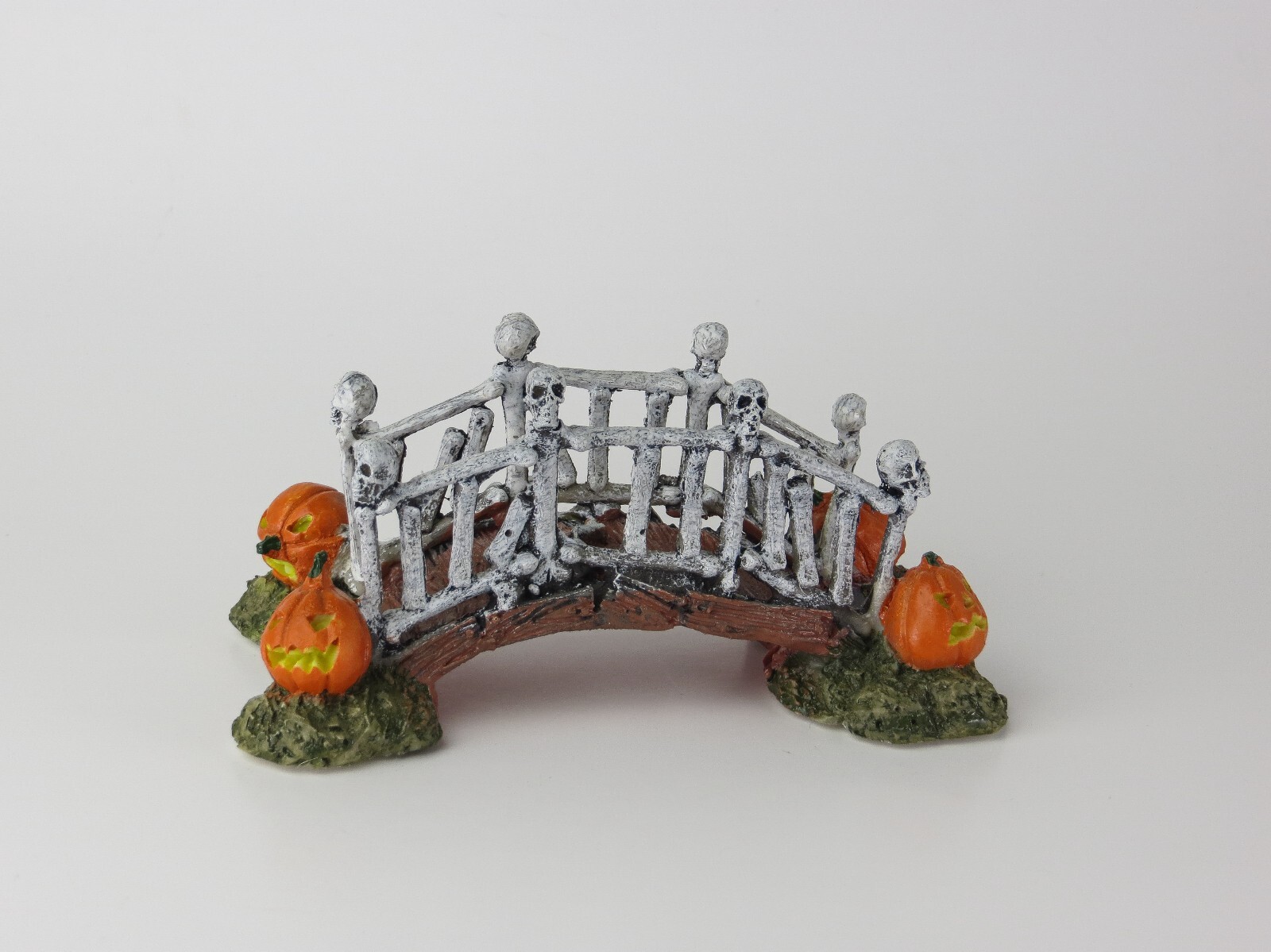 Lemax Spooky Town Skull Bridge in Box, 2007, Halloween Village, # 53241
