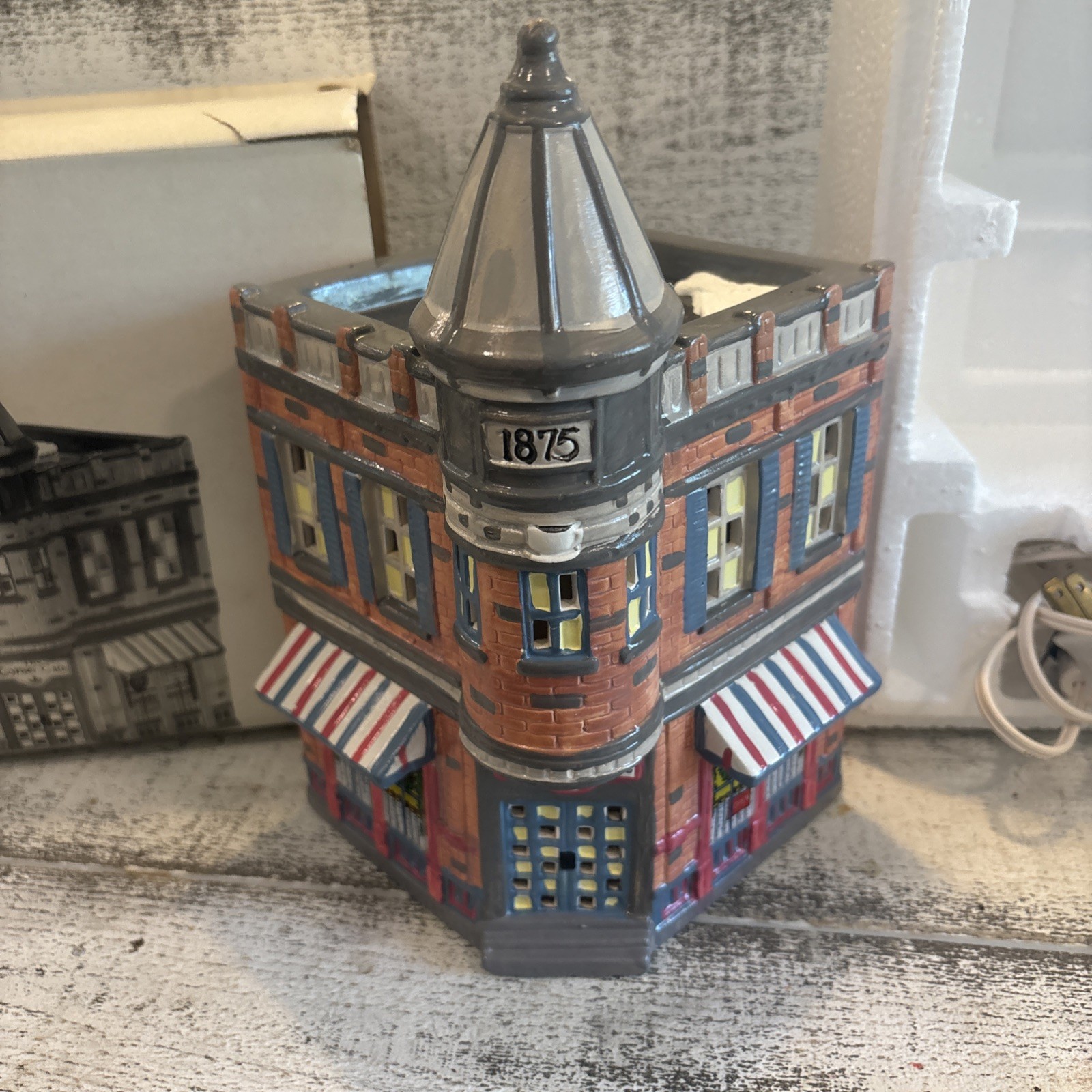 Dept 56 Original Snow Village CORNER CAFE Building – 1988 5124-1