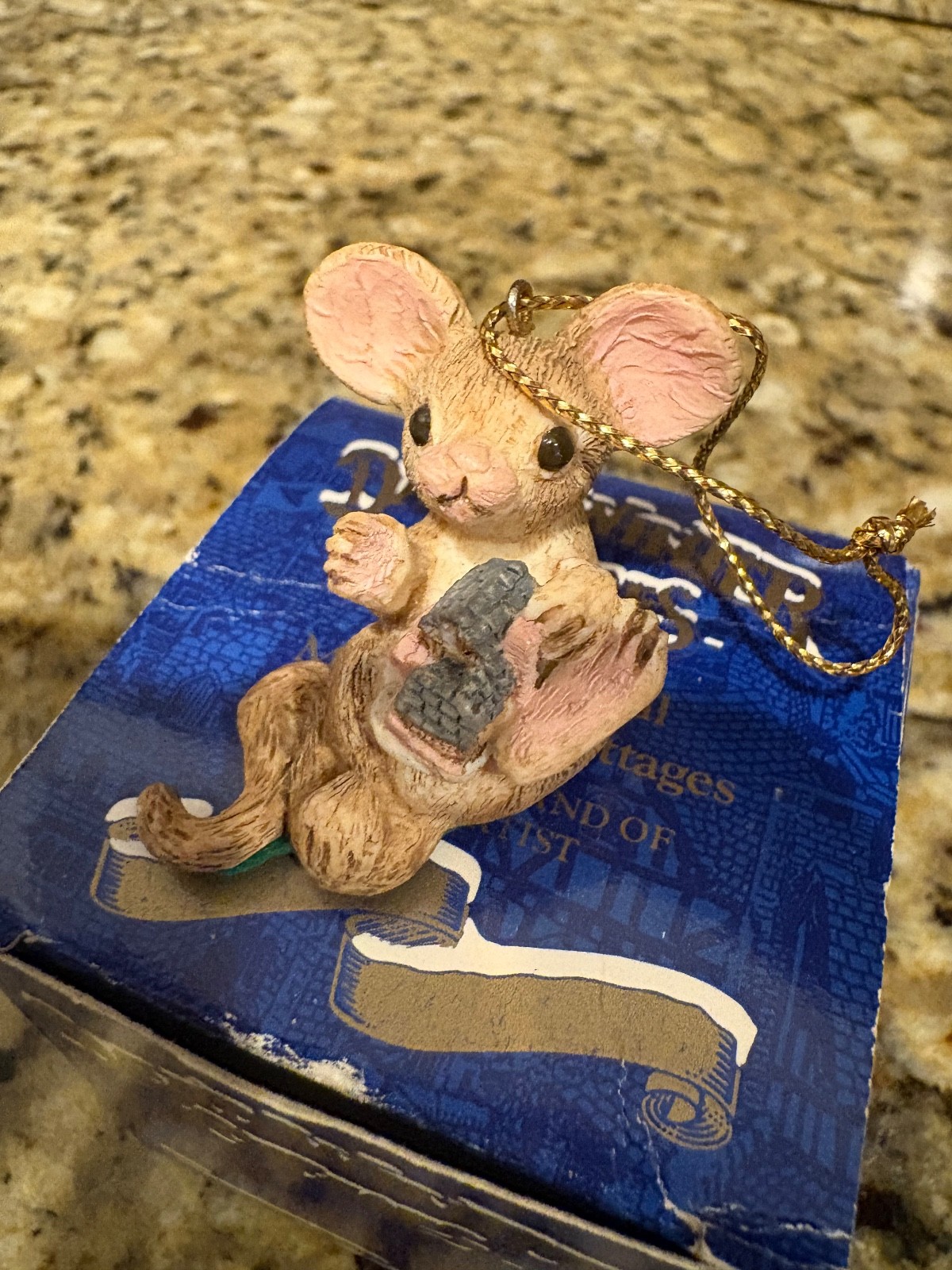 David Winter Cottages by John Hine Studios The MOUSE Christmas Ornament