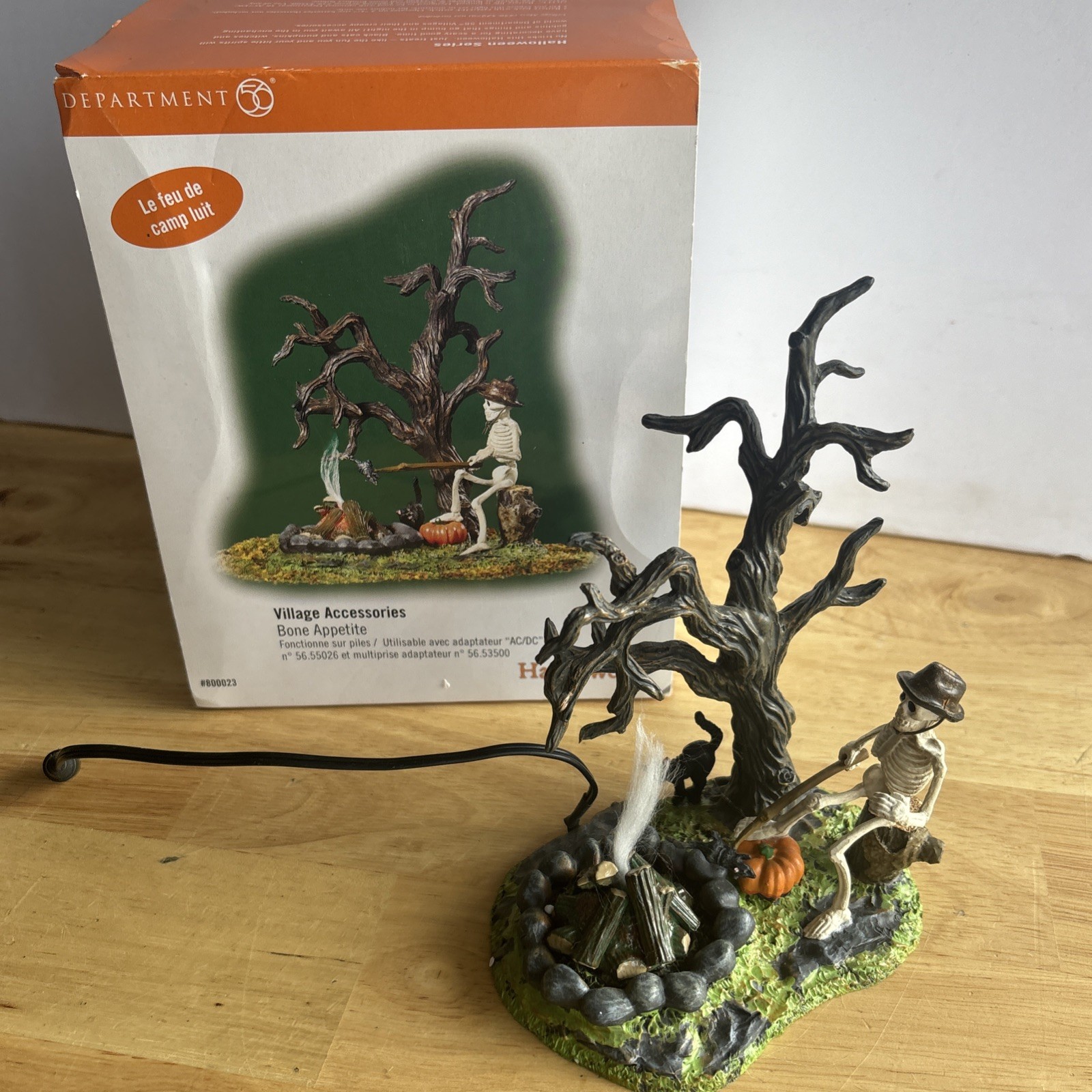 Dept 56 Halloween Village Bone Appetite Glowing Camp Fire Skeleton Rat READ!