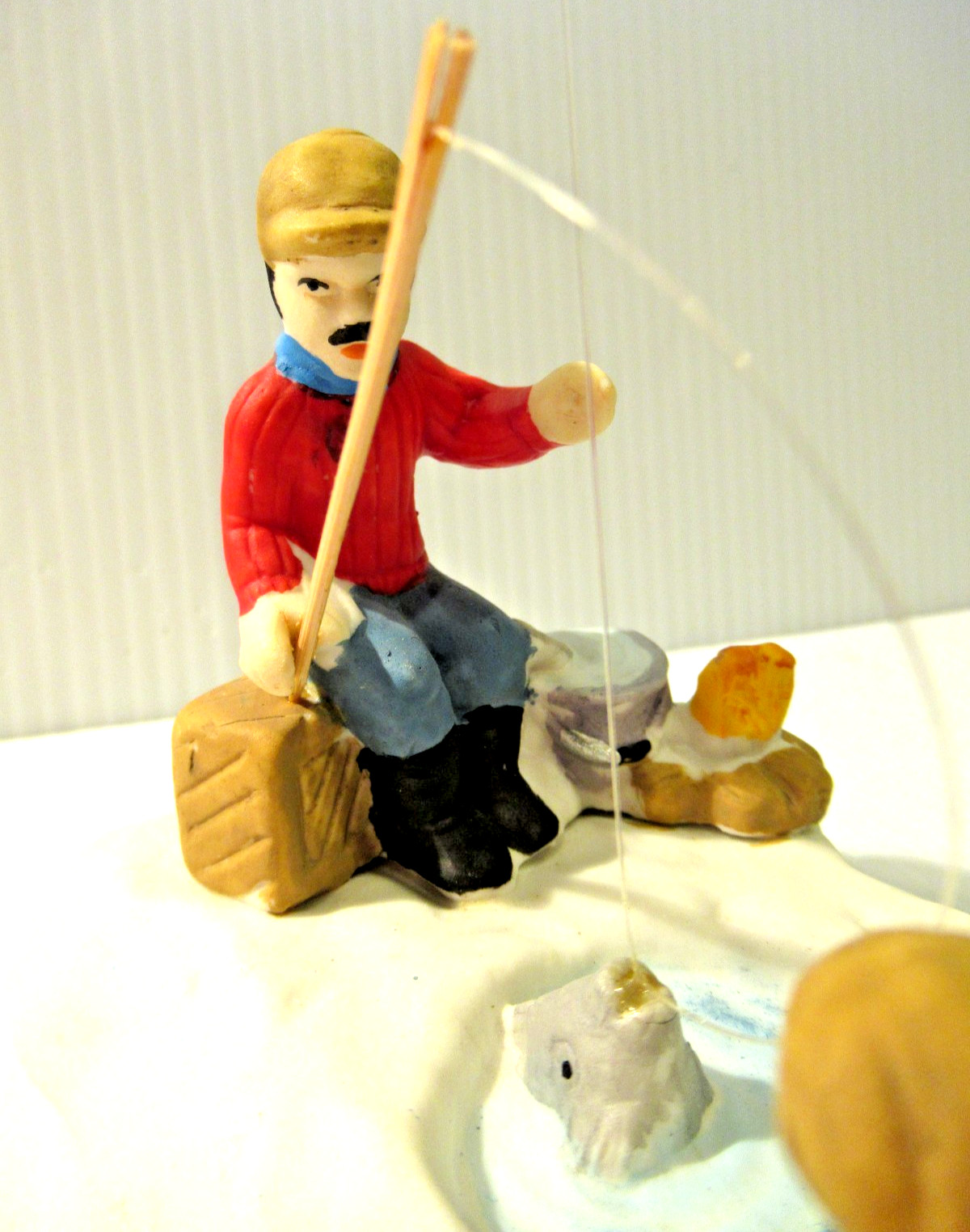VICTORIAN VILLAGE COLLECTIBLES “ICE FISHING” ~ (1996) ~ RARE !!!!