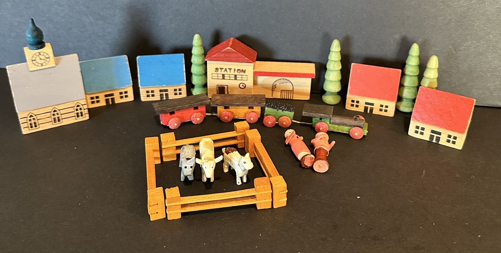 East German Putz Erzgebirge Village Lot Vintage 20 Pieces