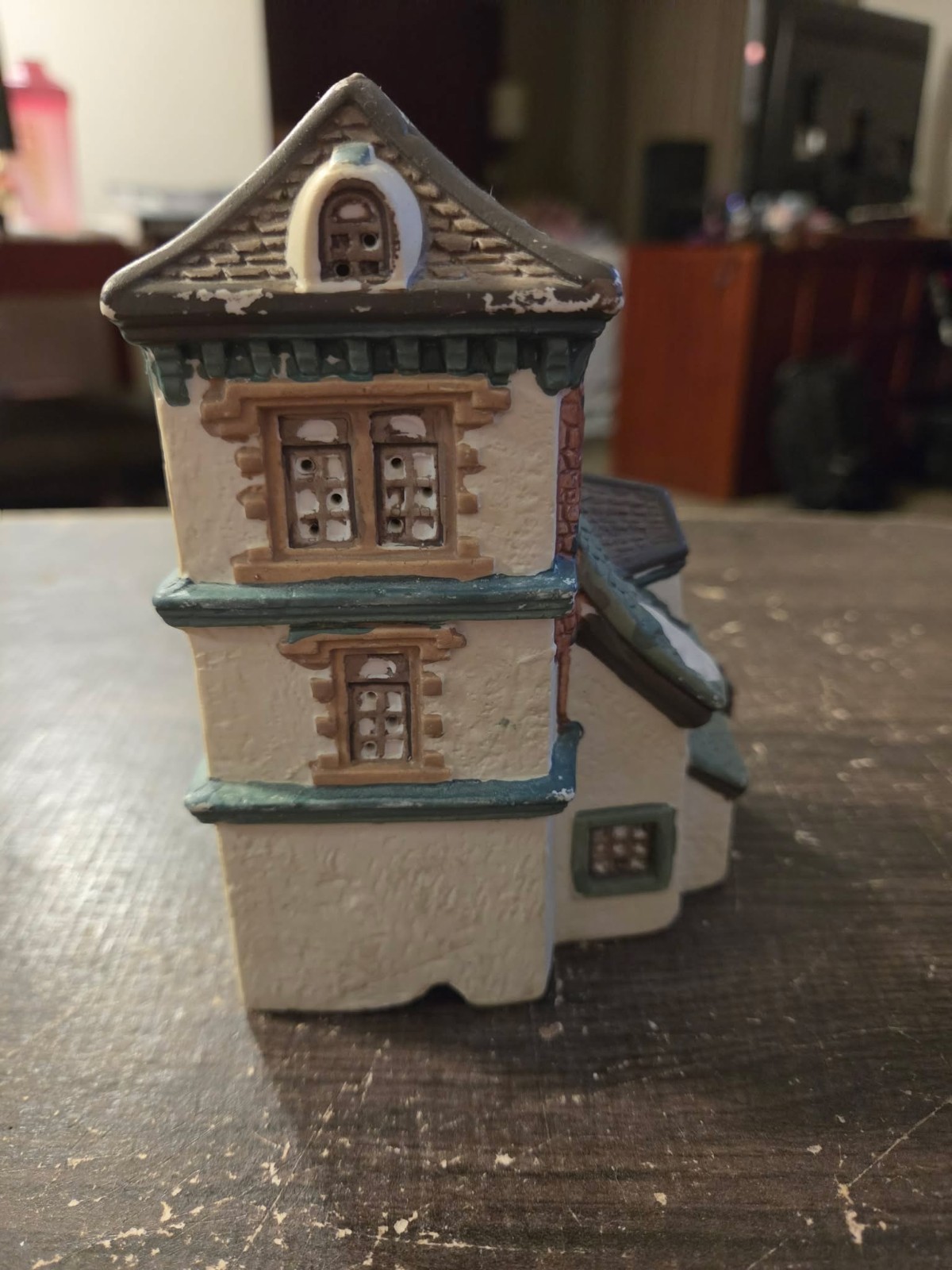 Vintage 1994 MANN Christmas Village Post Office Lighted Ceramic House MCMXCIV