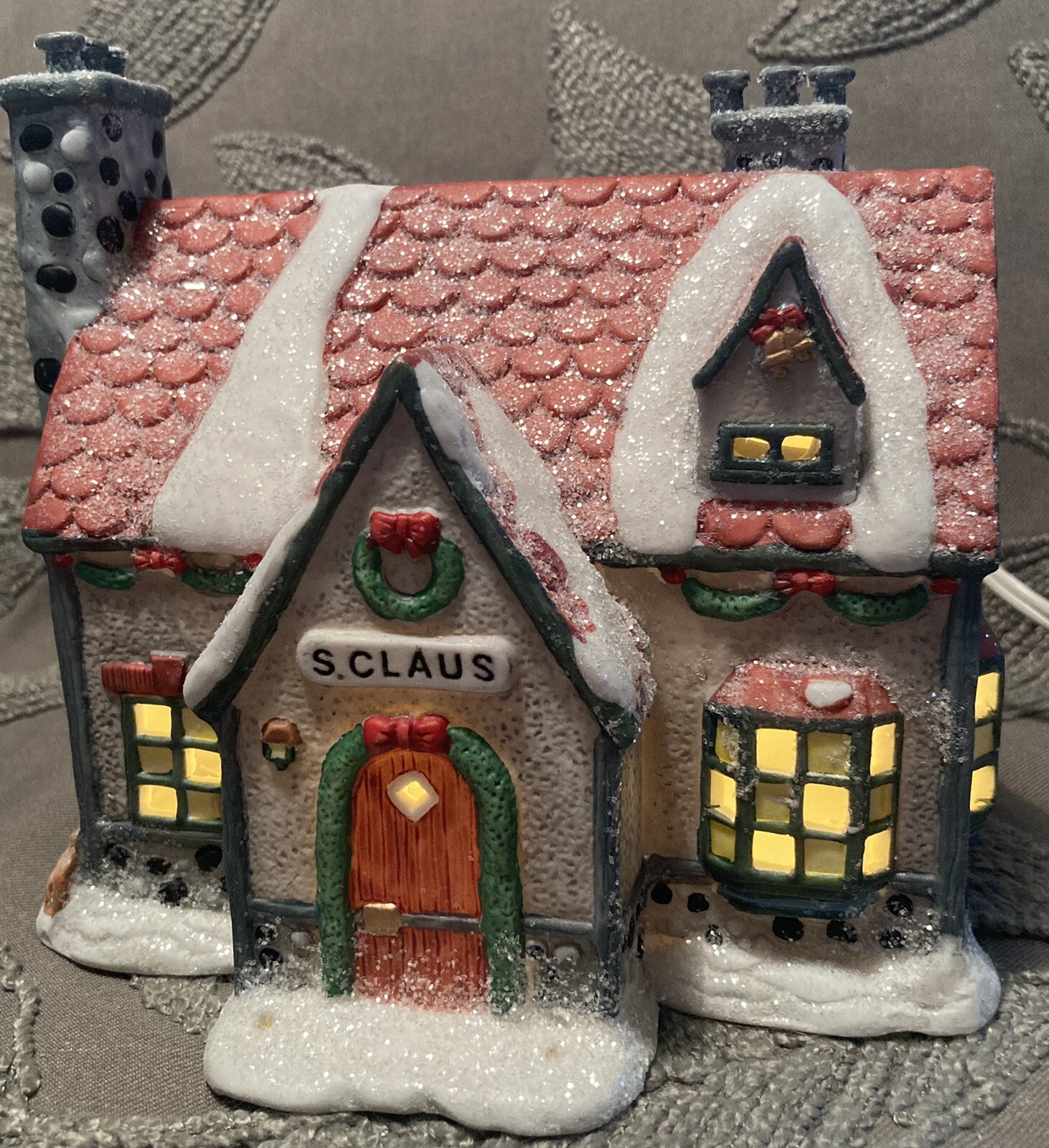 Hand-painted Porcelain Lighted Santa’s House With Shimmering Snow 1993 Prettique