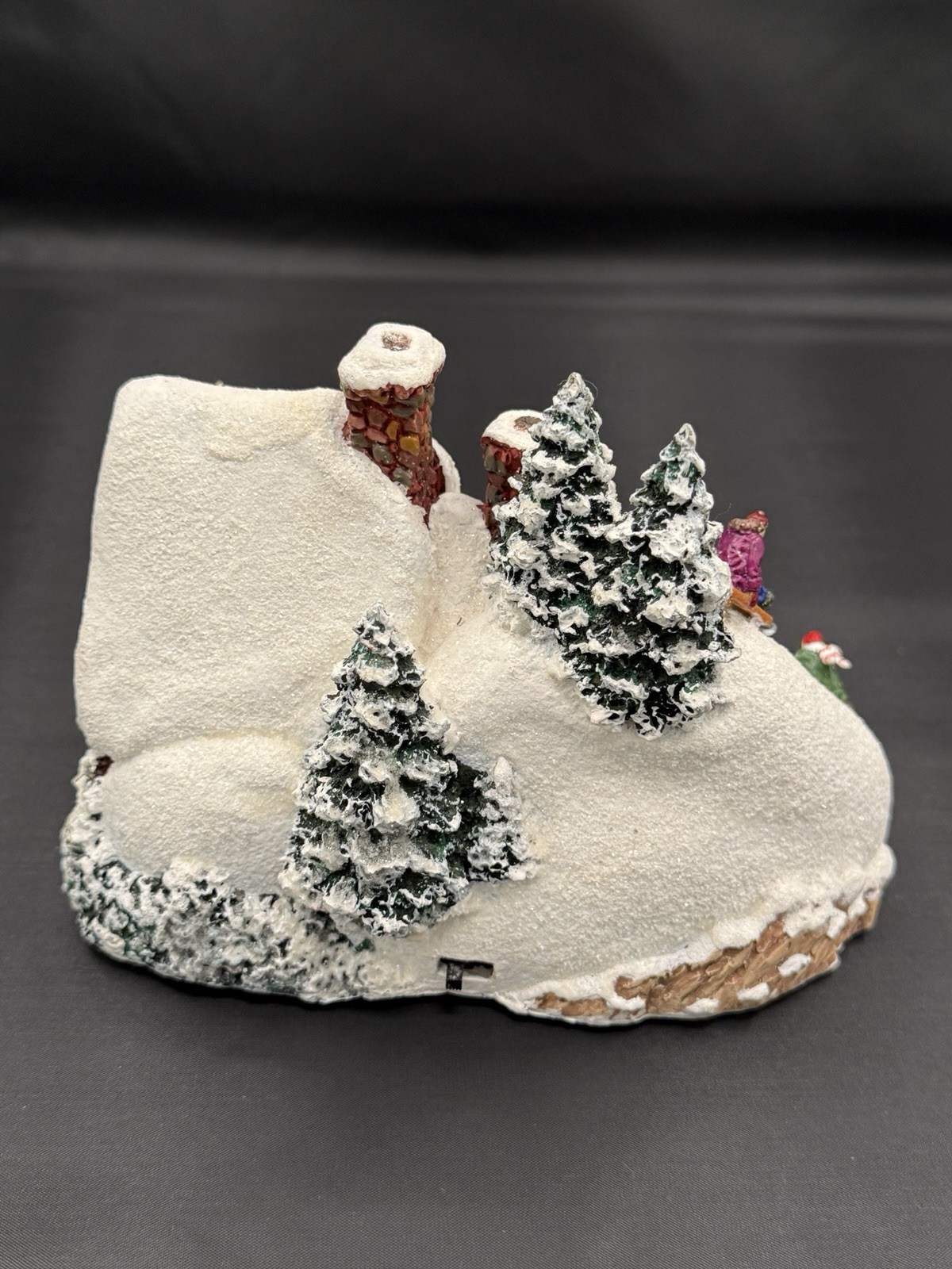 Thomas Kinkade the Sleigh Ride Christmas Village House 2009 Teleflora Light-Up