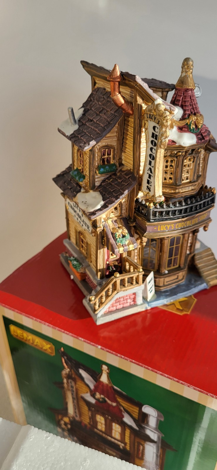 ( 1) Lemax Season’s Greetings Christmas Lucy’s Chocolate Shop Caddington Village