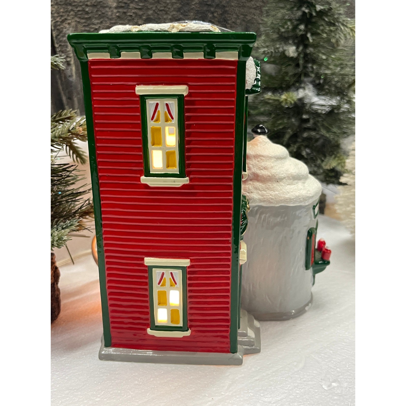 Department 56 Snow Village NIKKI’S COCOA SHOP 54897 Unboxed / Flaws Bargain