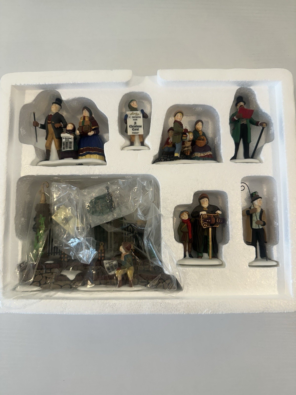 Department 56 Dickens’ – A Christmas Carol Reading Set Of 7 Complete