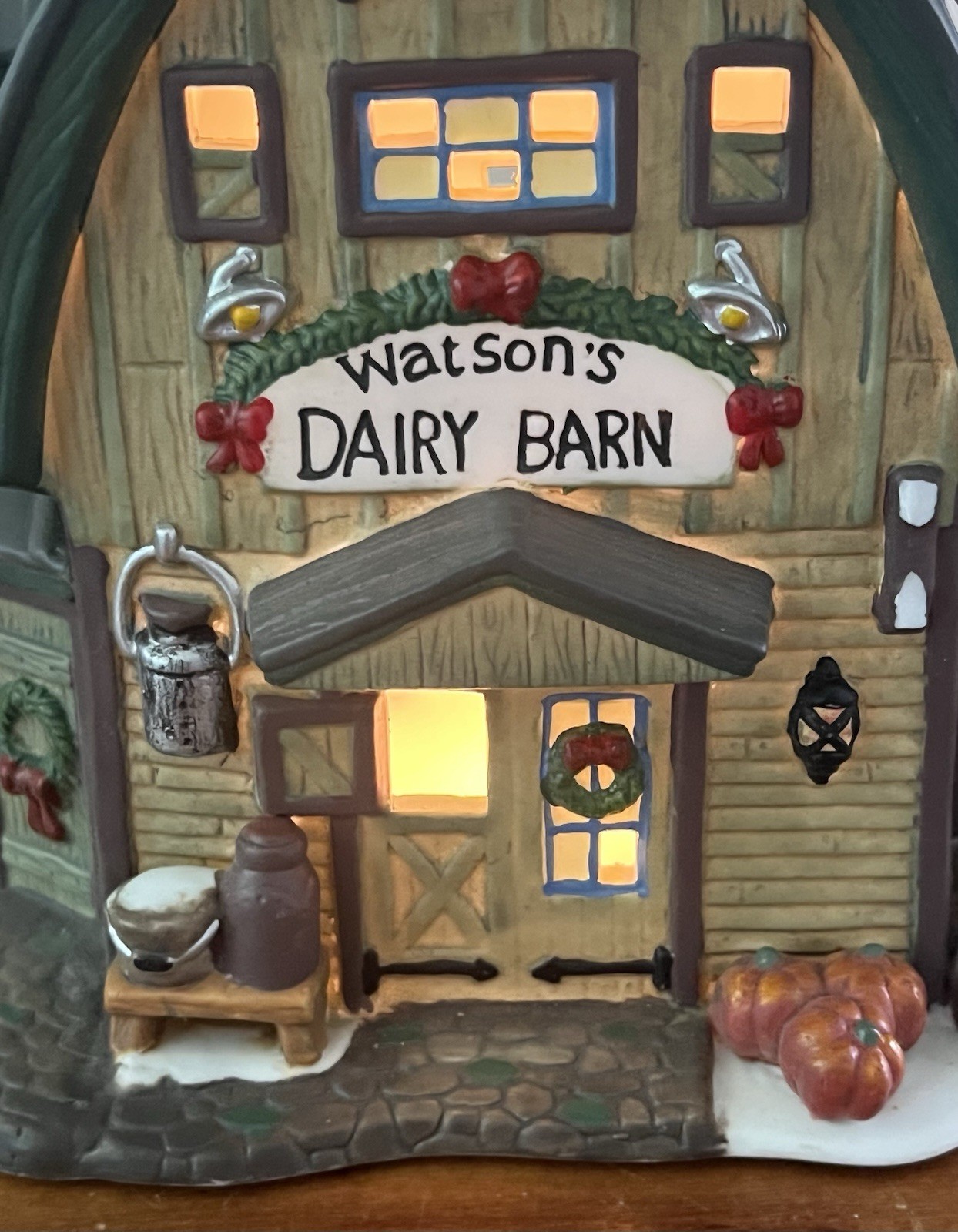 Heartland Valley Village 2000 O’Well Lighted Red Barn Silo Limited Edition RARE
