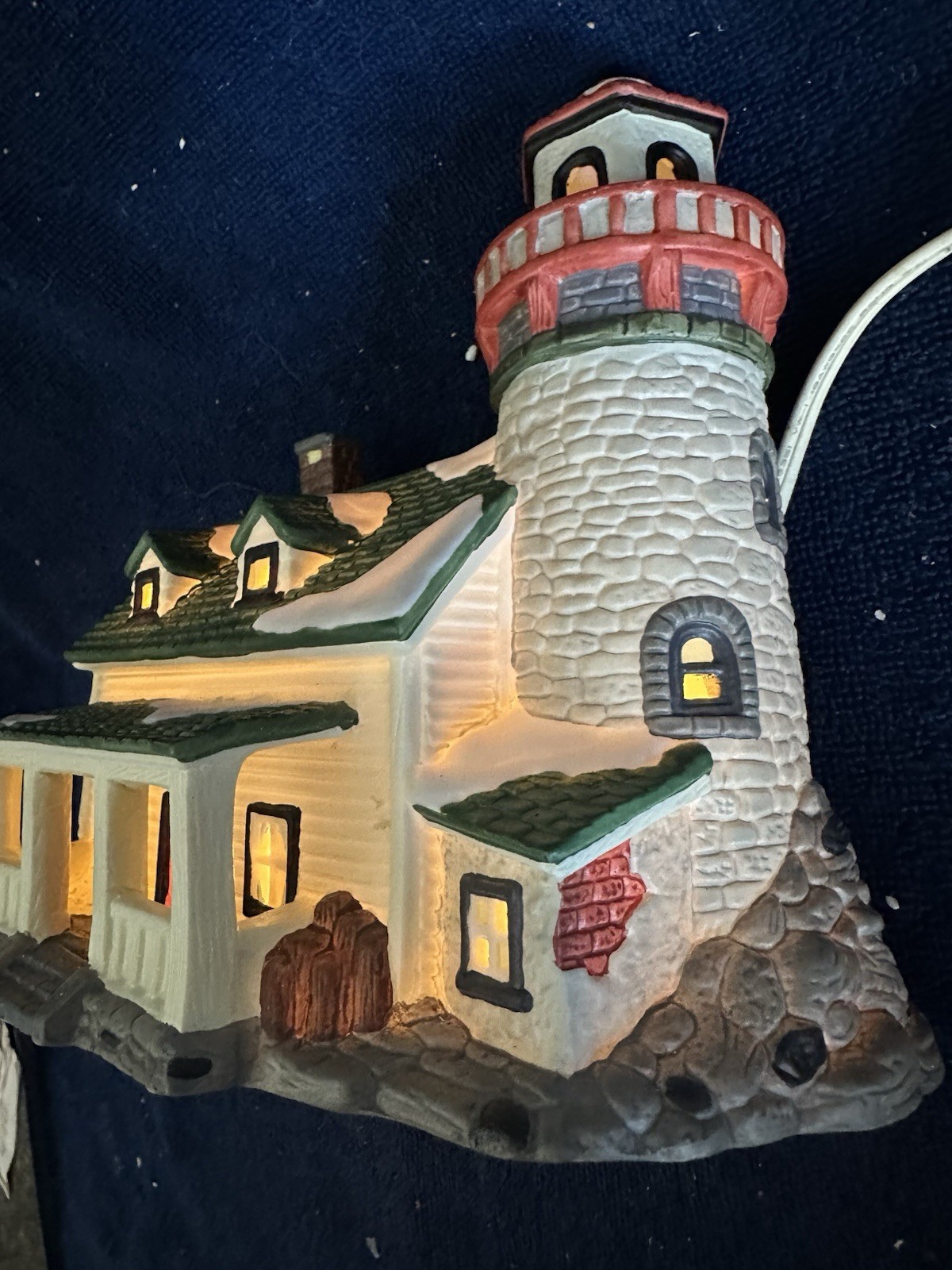 Heartland Valley Village Porcelain Lighthouse W/Keeper’s Cottage Coastal Village
