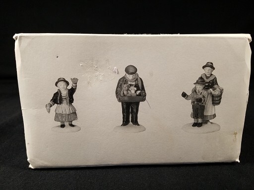 Dept 56 Heritage Village Collection THE TOY PEDDLER 5616-2 Set of 3 Figures