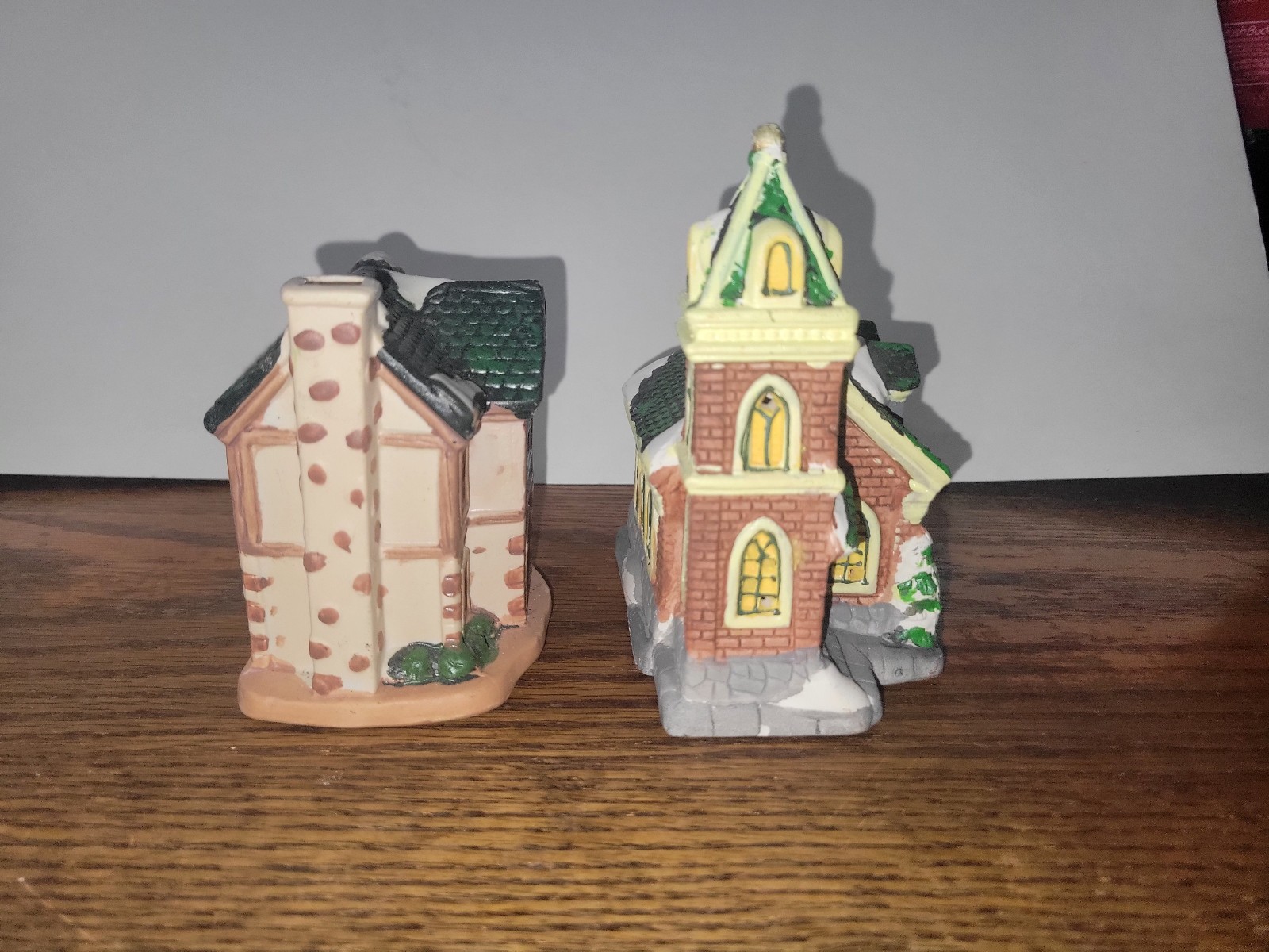 Walmart (2003) Tavern & Church Building Winter Village approx. 4x4x2.5
