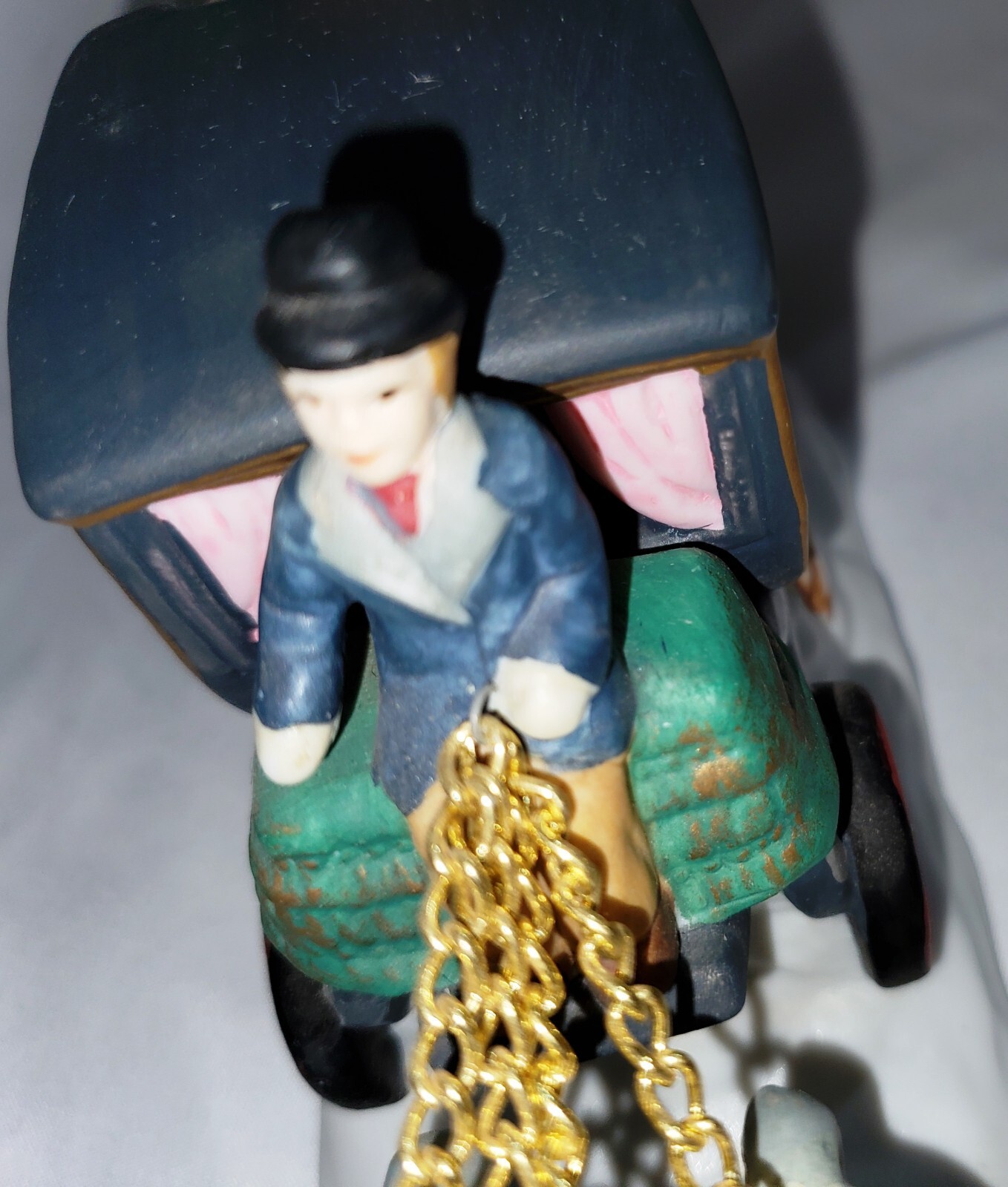 Dickens HORSE DRAWN CARRIAGE buggy Christmas Village building accessory DAMAGED