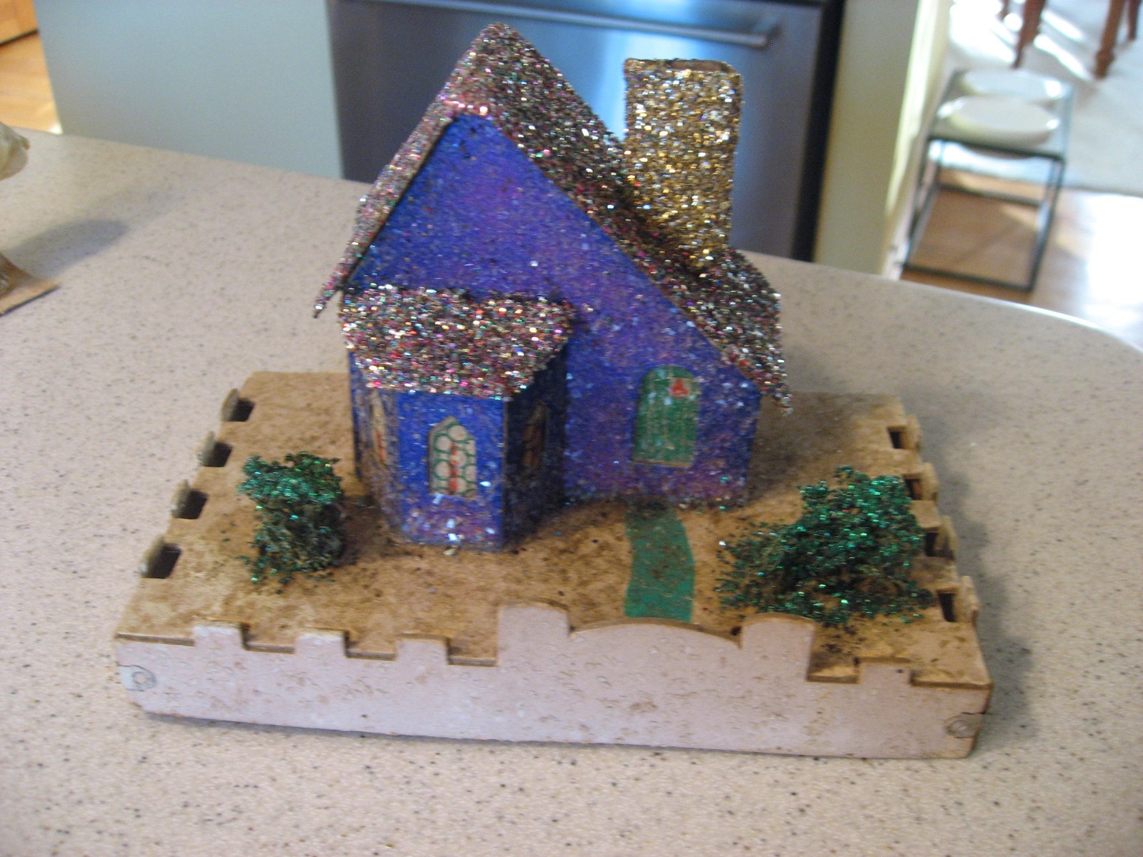 Vtg Holly Toy Co Putz House w/Loofa Trees & Multi-Color Glitter 6.5″ x 4″ x 4″