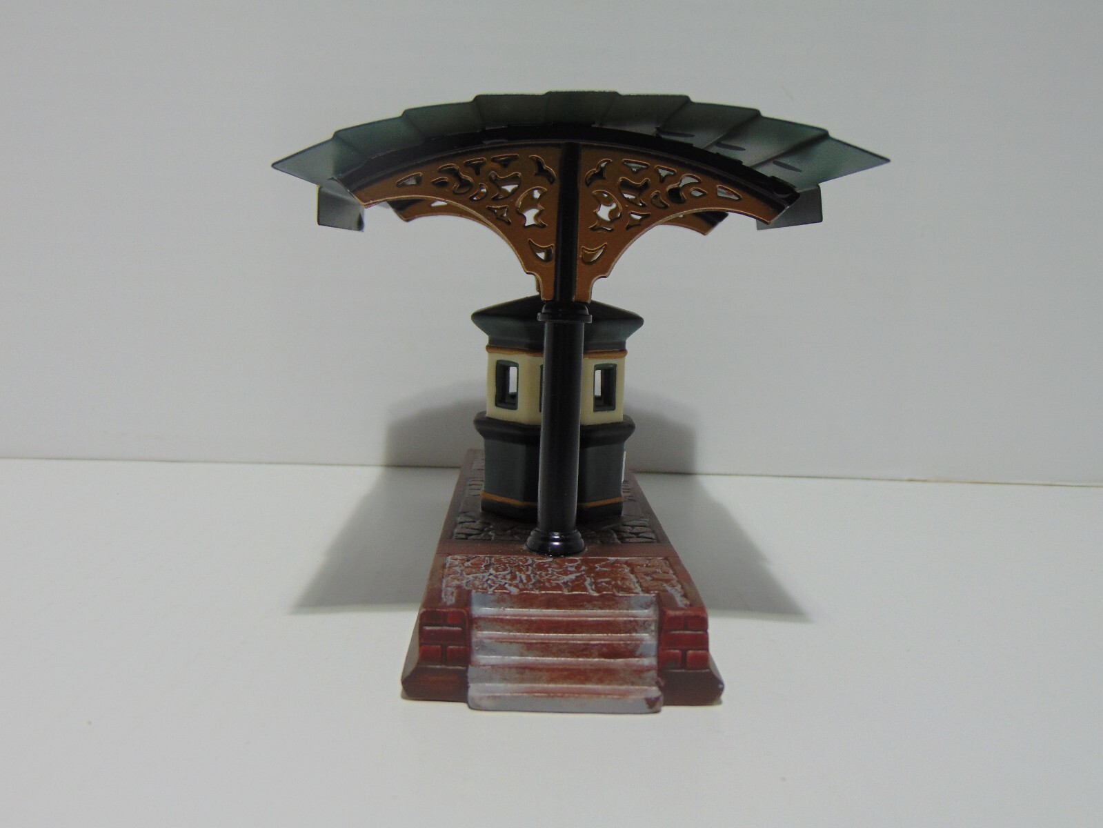 Department 56 Heritage Village Victoria Station Train Platform 55751 Box
