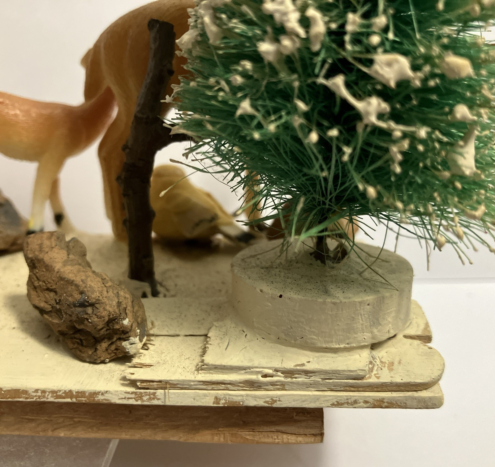 VTG Bottle Brush Trees Deer Buck Fawn Winter Scene for Train Garden 6×2/5″ T