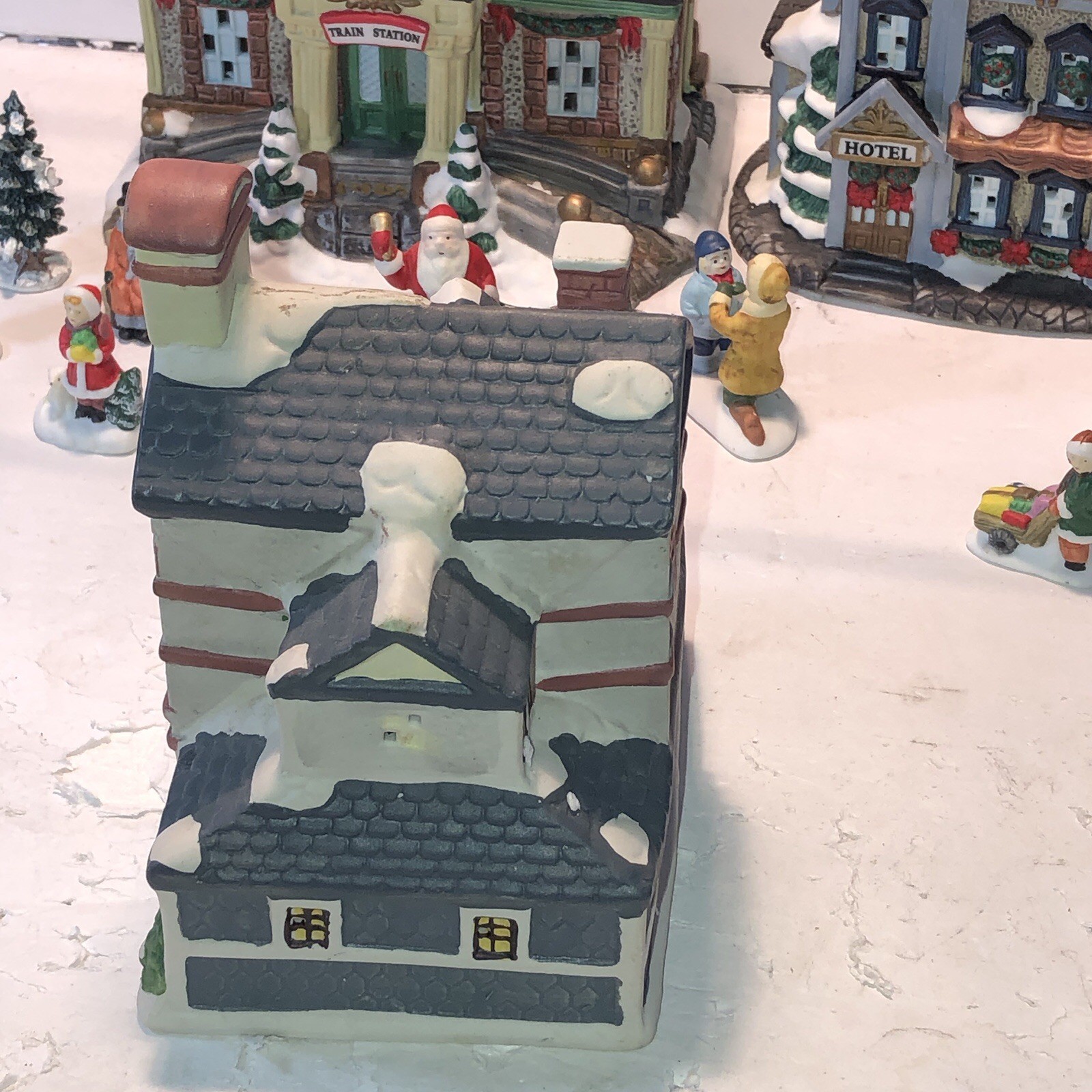 Galleria Hand Painted 20 Pc. Porcelain Christmas Village Box 2 Pc. are missing