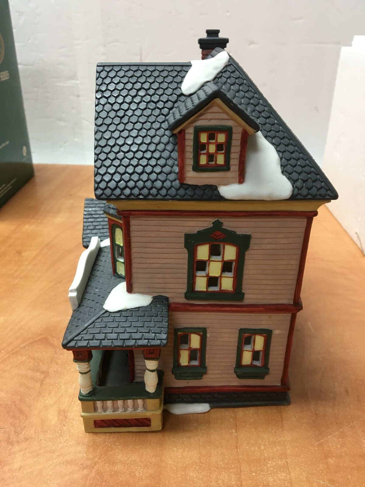 Dickens Collectables Victorian Series Bed And Breakfast Lighted Christmas House