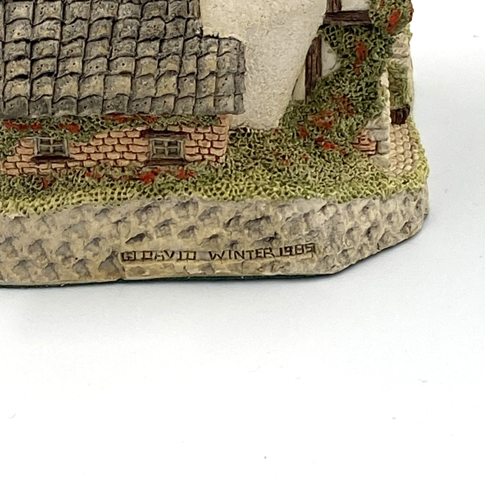David Winter Coopers Cottage Retired Hand Painted 1985 Great Britian