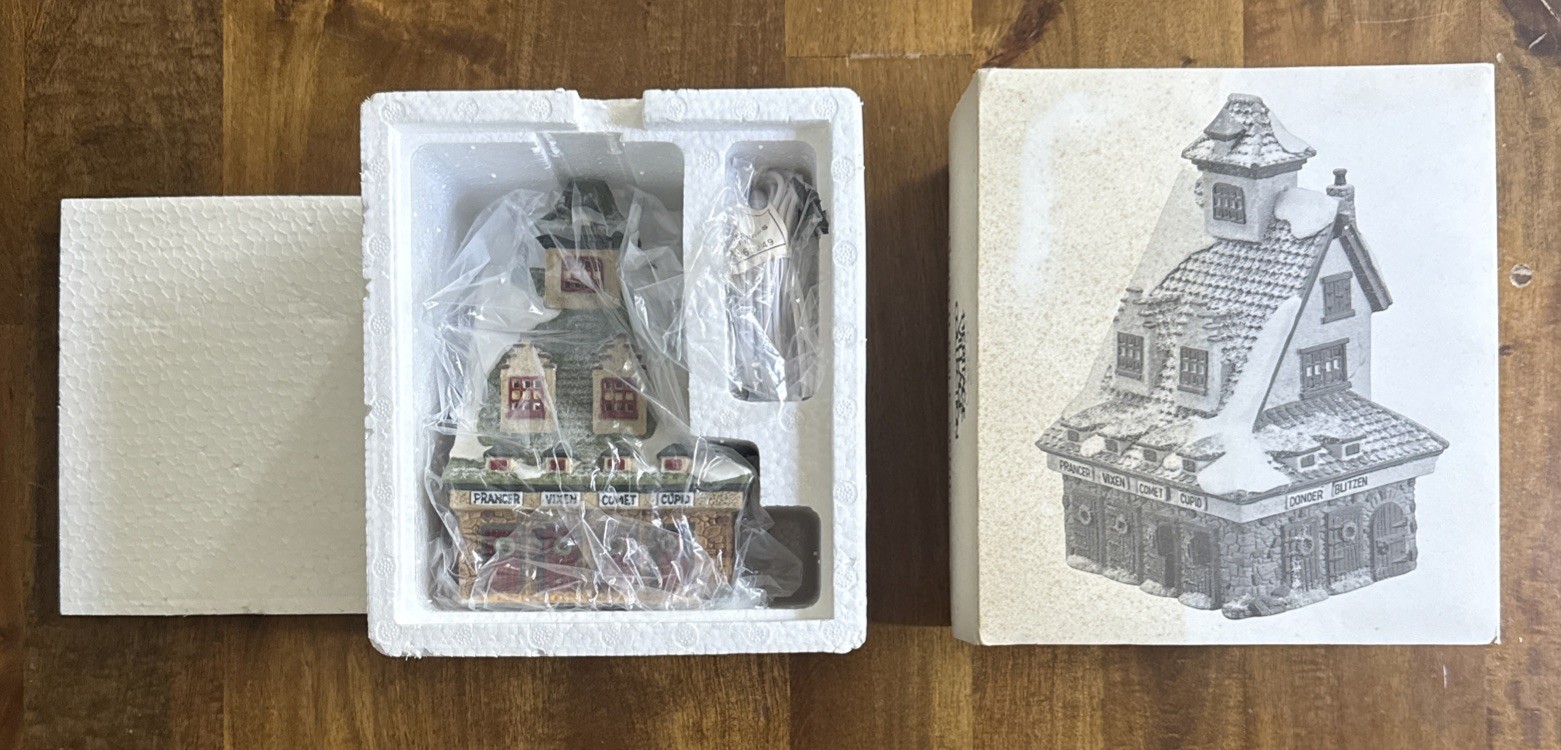 Department 56 Heritage Collection North Pole Series Reindeer Barn Retired NEW