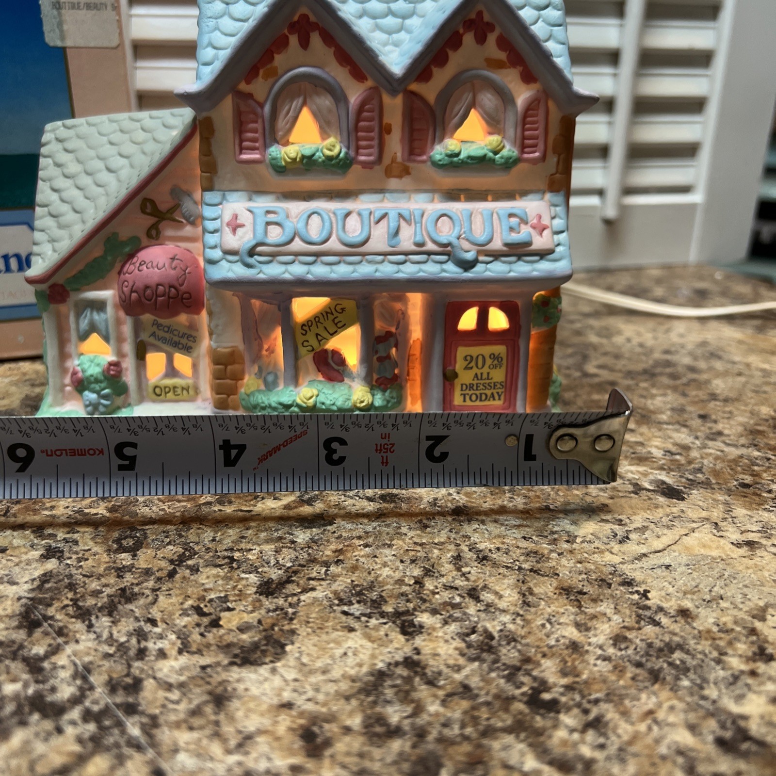 Cottontail Lane Lighted Dress & Beauty ShopLighted Building 12301 Midwest