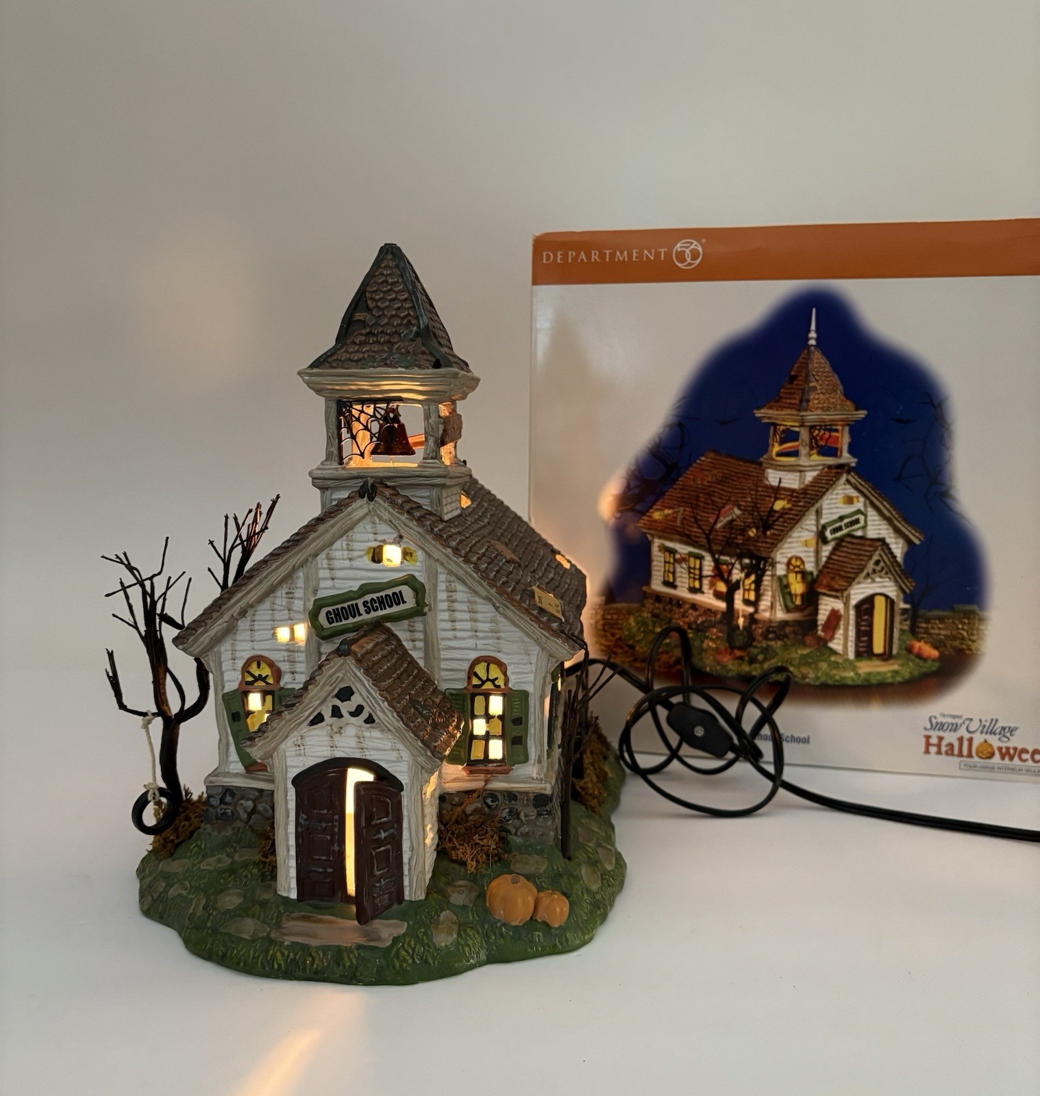 Dept 56 The Original Snow Village Halloween Ghoul School Lighted 799934 Read
