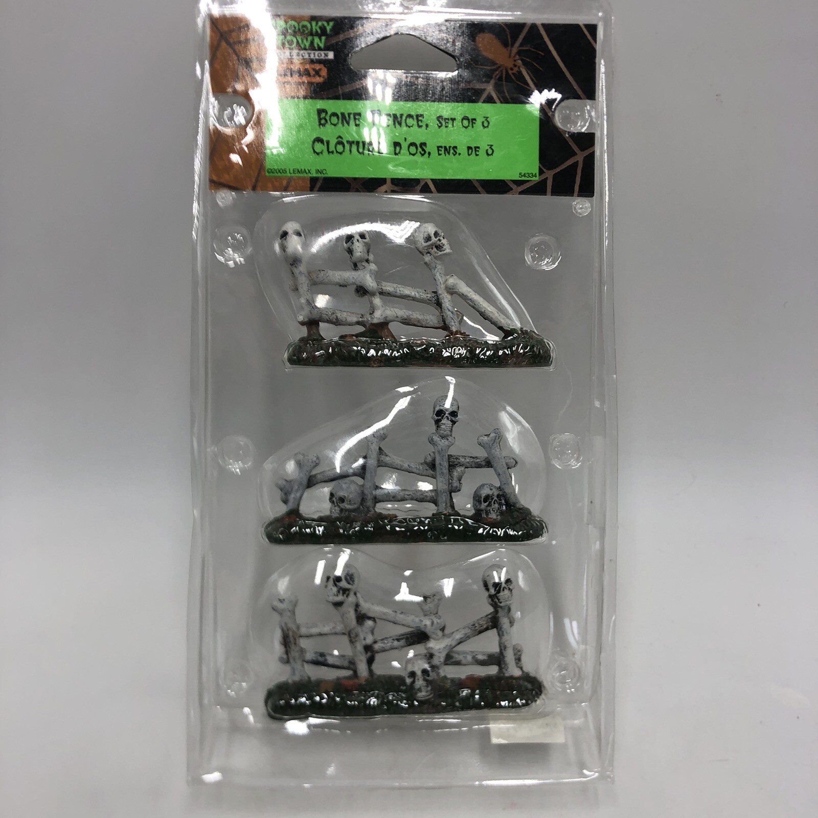 Lemax Spooky Town Bone Fence Halloween Village #54334 Skulls -set.