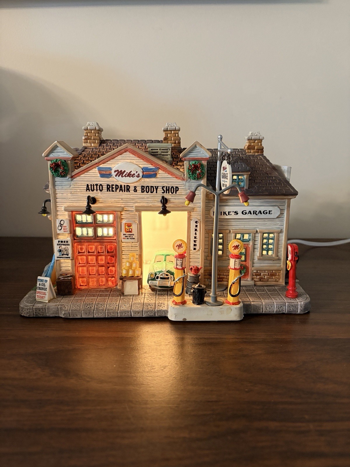Lemax 2008 Harvest Crossing Mike’s Auto Repair & Body Shop Excellent Cond.