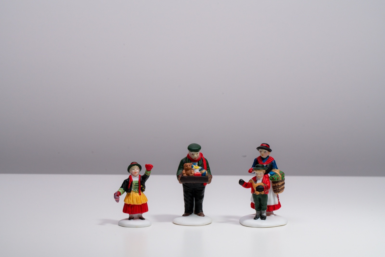 Department 56 Heritage Village – The Toy Peddler (with box) | Dept 56