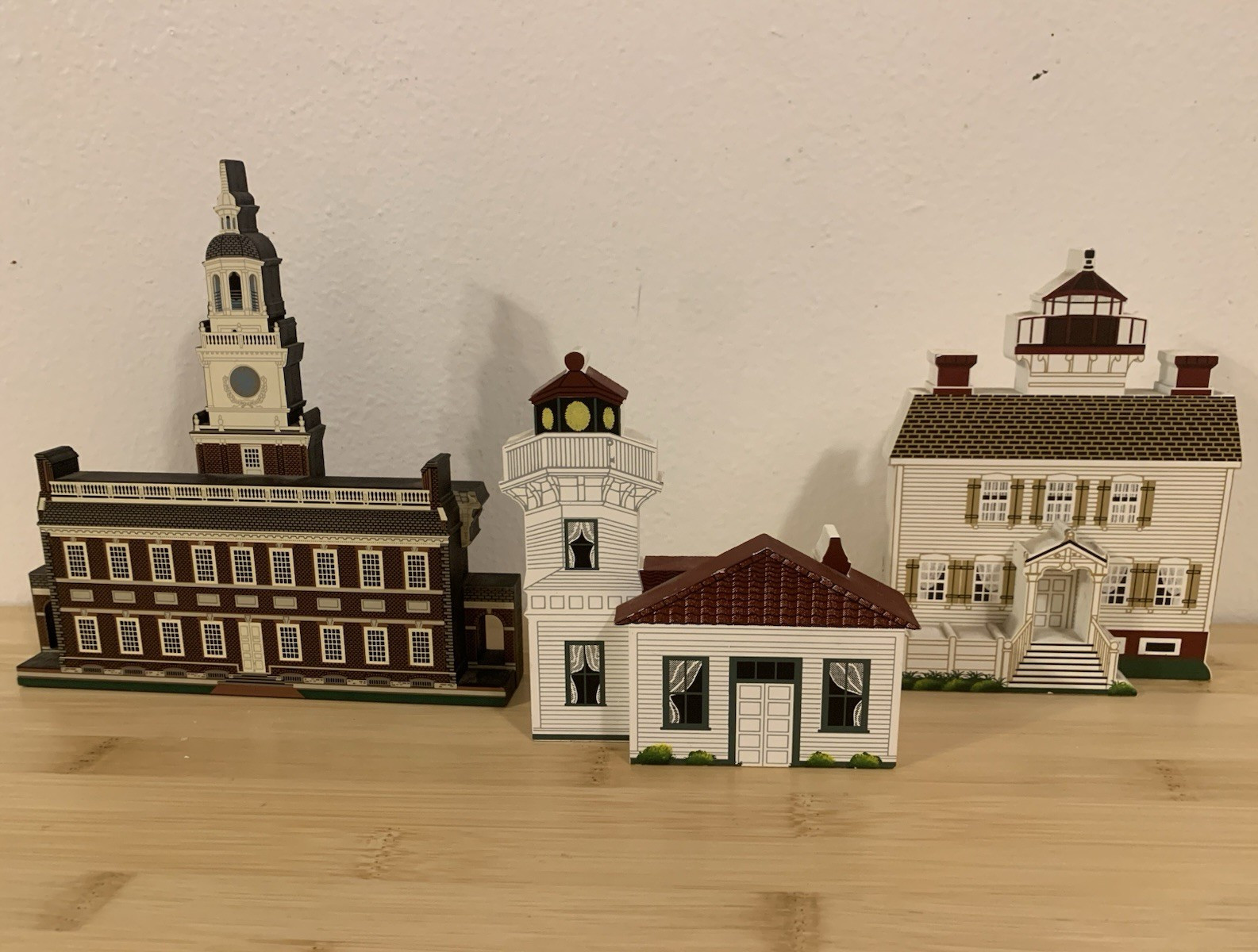 Sheila’s Painted Wood Carving Lot 3 Buildings Lighthouses Mukilteo Yaquina