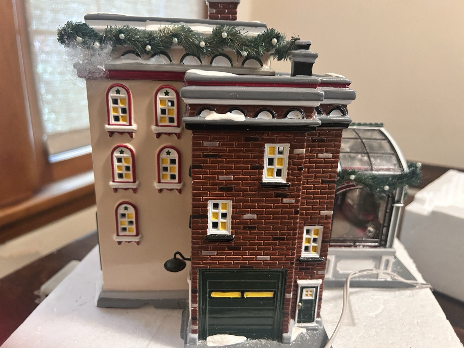 30TH ANNIVERSARY BALL ORIGINAL SNOW VILLAGE DEPT 56 Working Lights And Animation