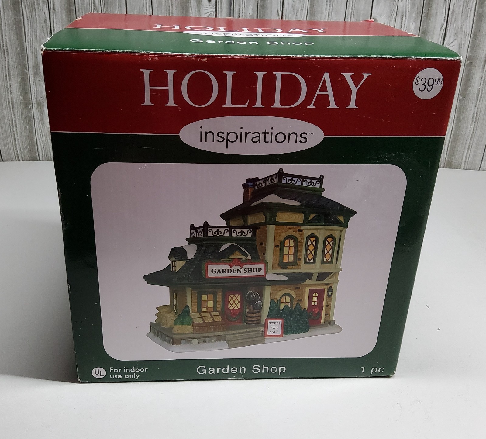HOLIDAY INSPIRATIONS “GARDEN SHOP” LIGHT UP PORCELAIN CHRISTMAS HOUSE W/BOX