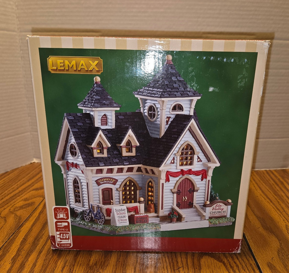 Lemax Elm Valley Church Christmas Village Light up Church with box