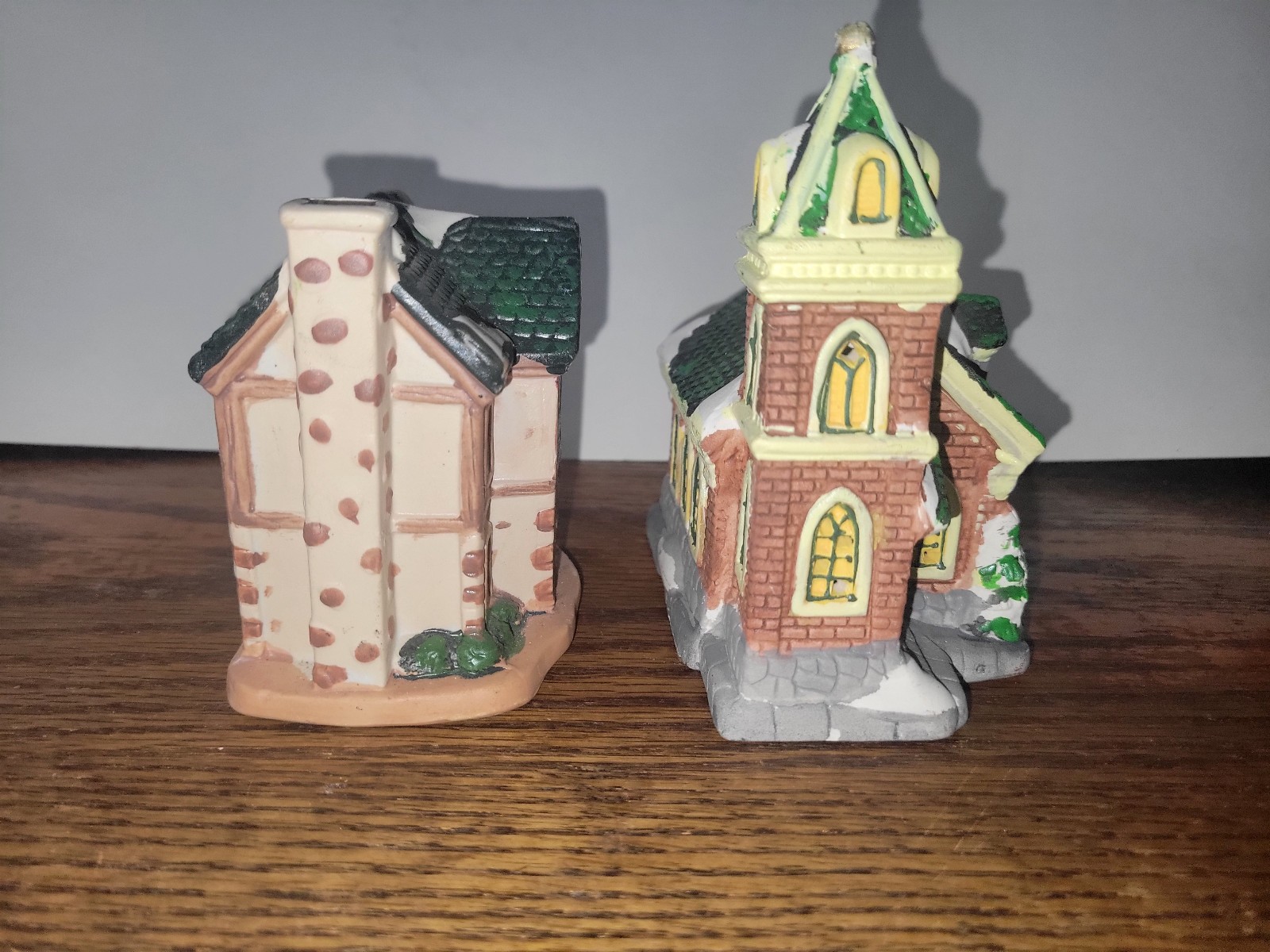 Walmart (2003) Tavern & Church Building Winter Village approx. 4x4x2.5