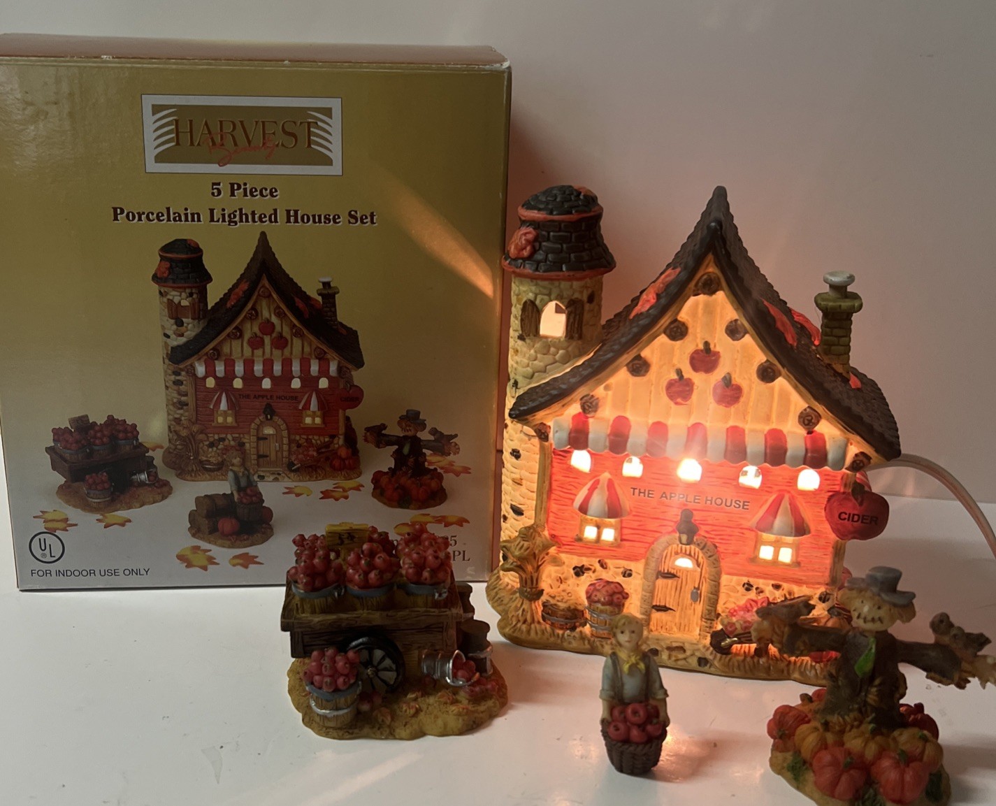 Vintage Harvest Bounty Porcelain The Apple House 5pc Lighted Set #25085 *READ*