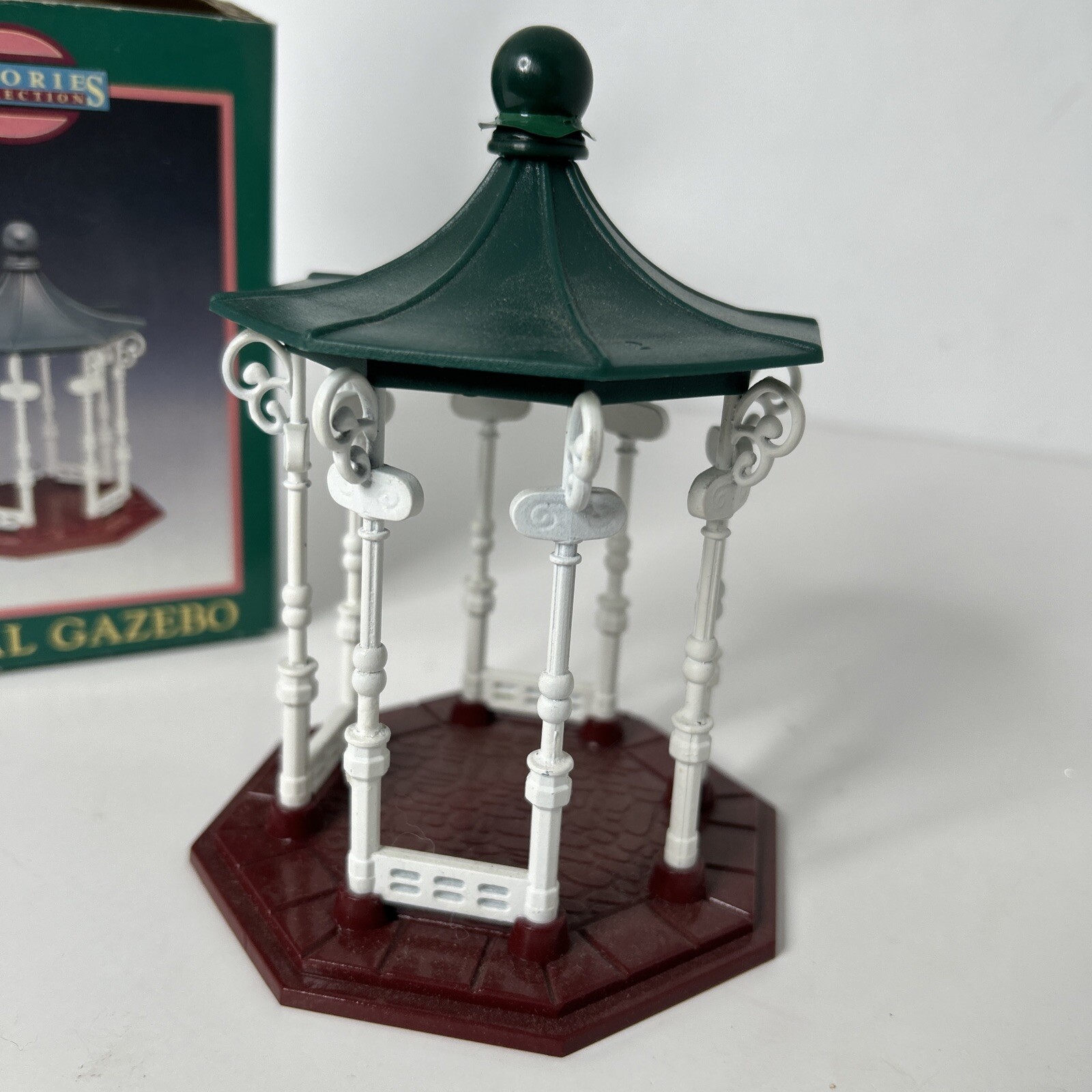 Christmas Village Mini Metal Gazebo Memories Collection 4×5.5 Decoration