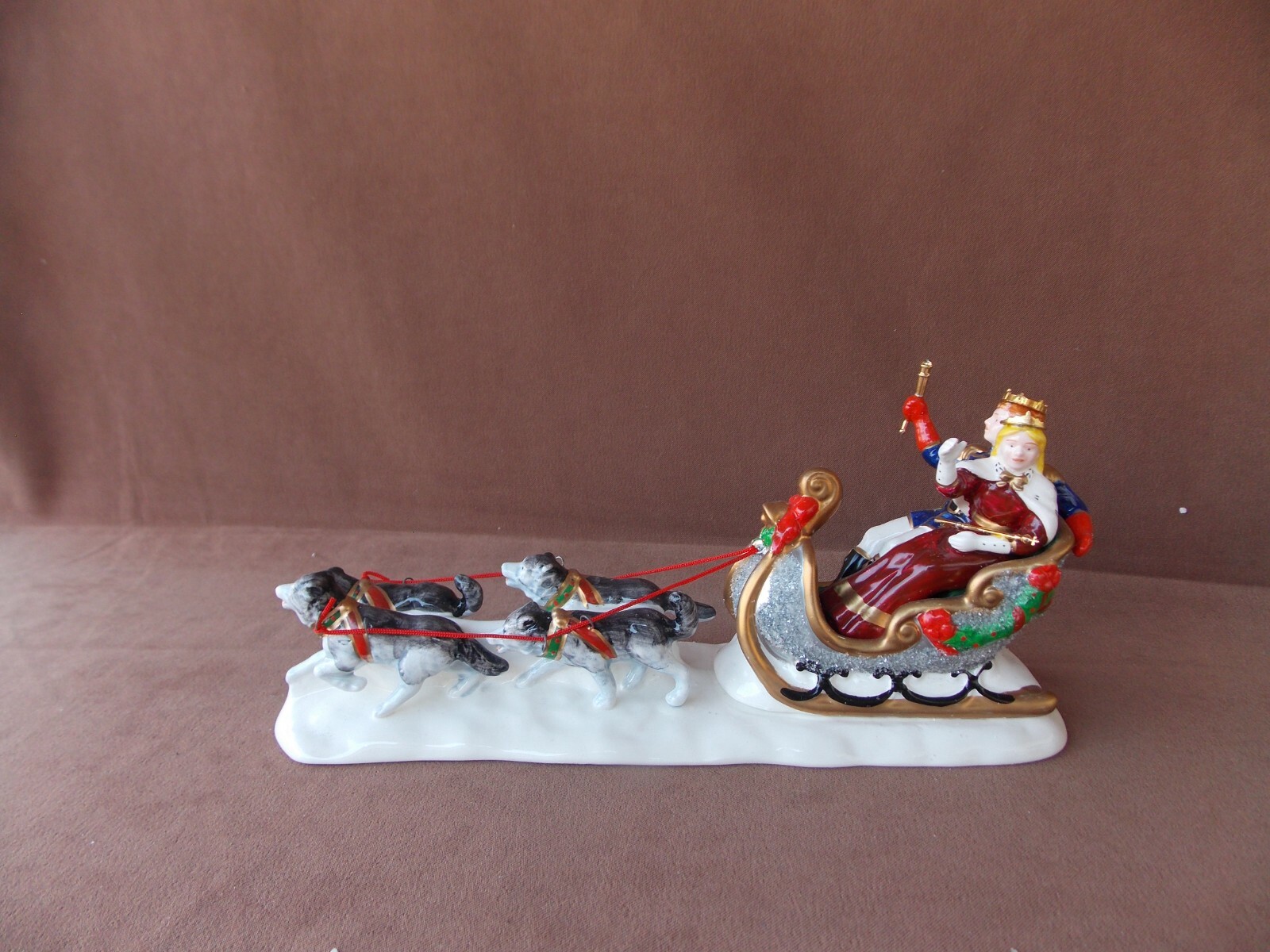 Snow Carnival King & Queen 54869 Dept 56
