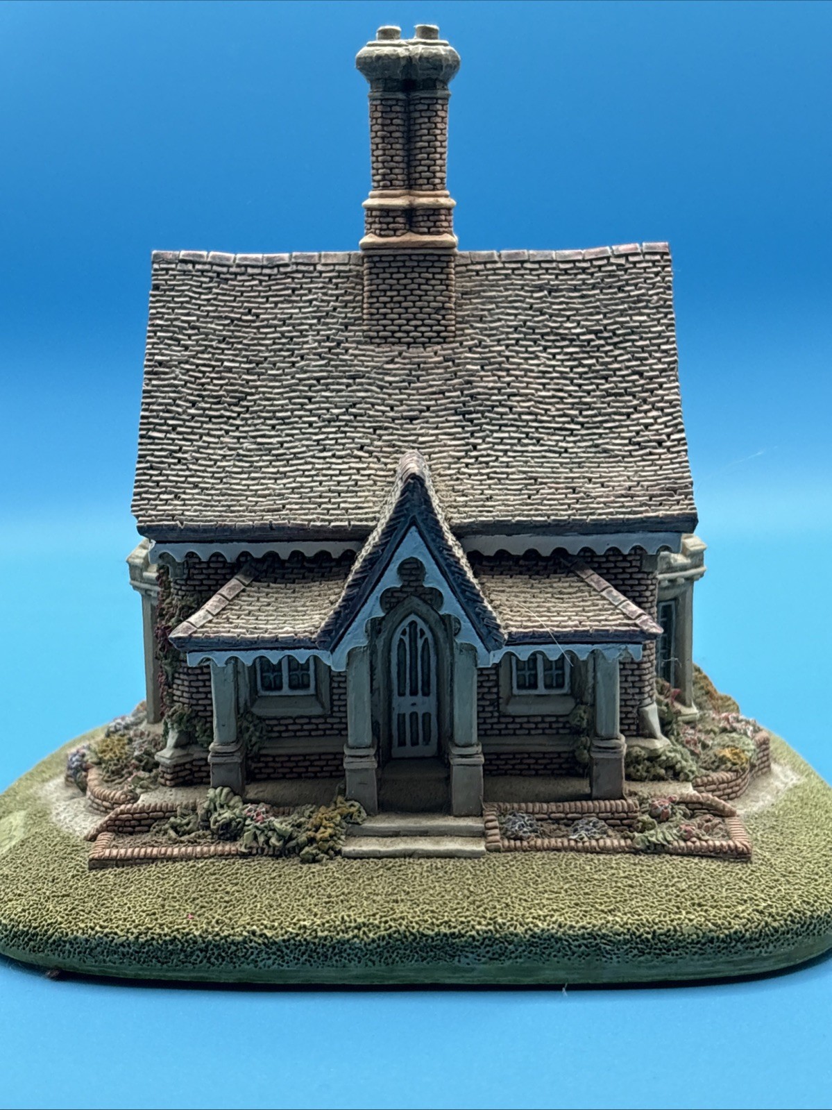 Lilliput Lane Set Of 2 Cottages Paradise Lodge And Bridle Way. Very Cute Houses.