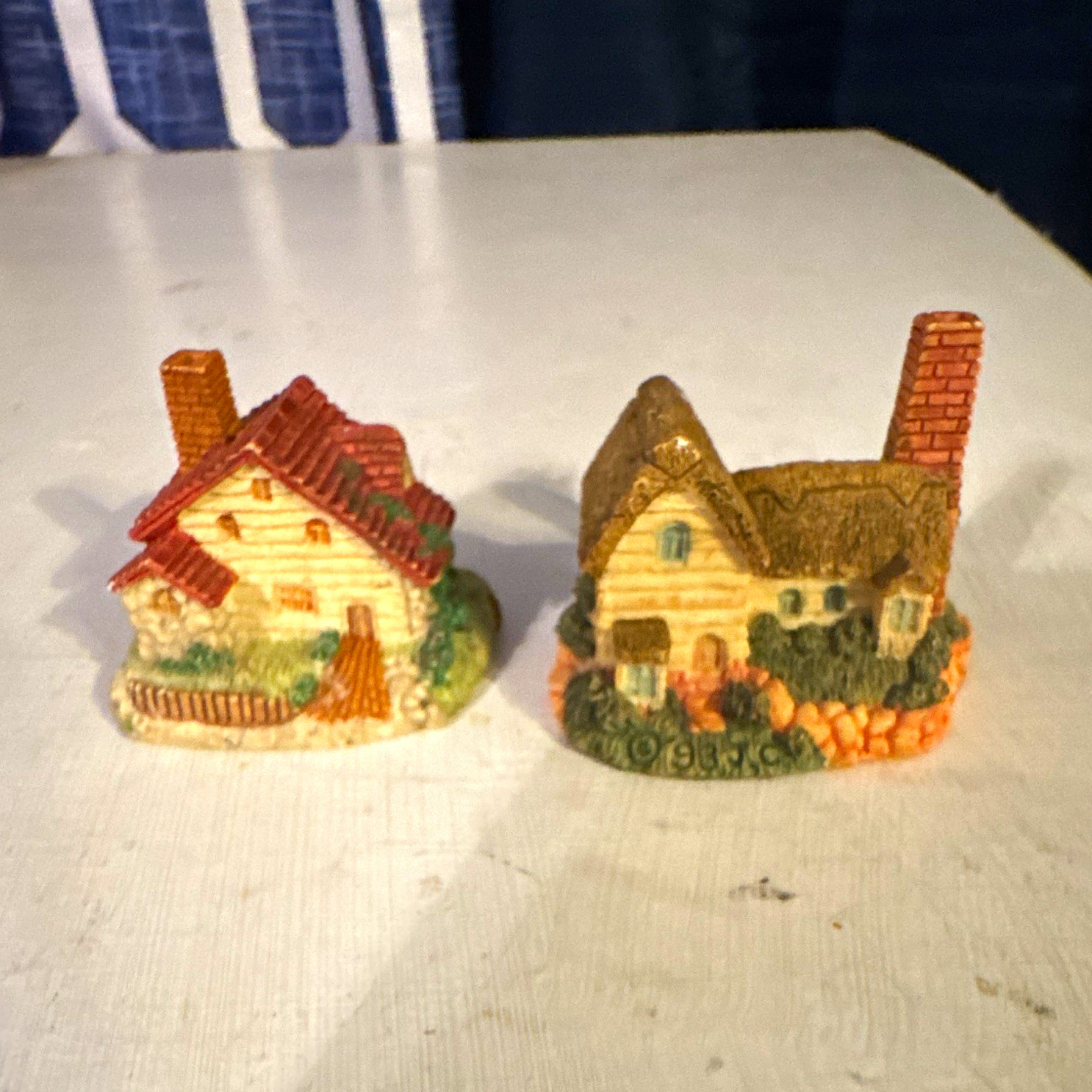 Resin Cottage Village Miniature Houses Multicolor Lot of 2 Small Figurines