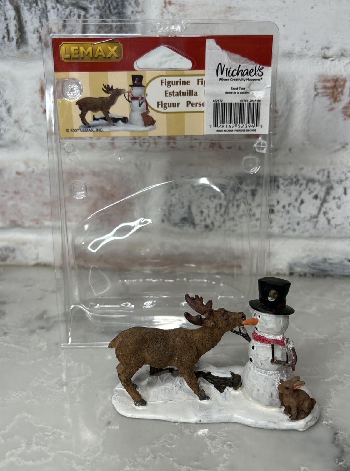 2007 Lemax Christmas Village Snowman & Reindeer Figure Snack Time 72405