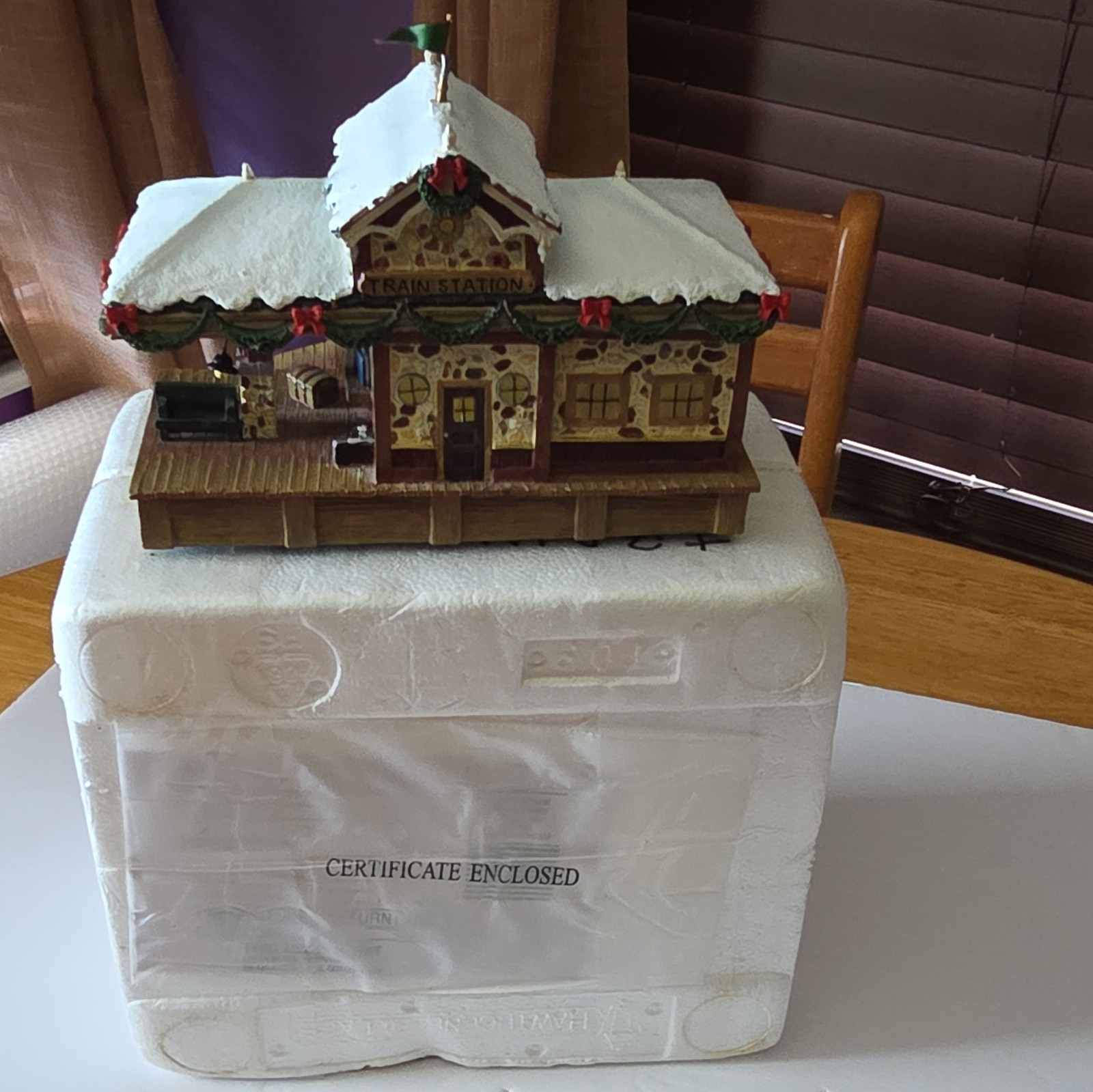 Hawthorne Village Thomas Kinkade Village Illuminated Train Station Resin 2008