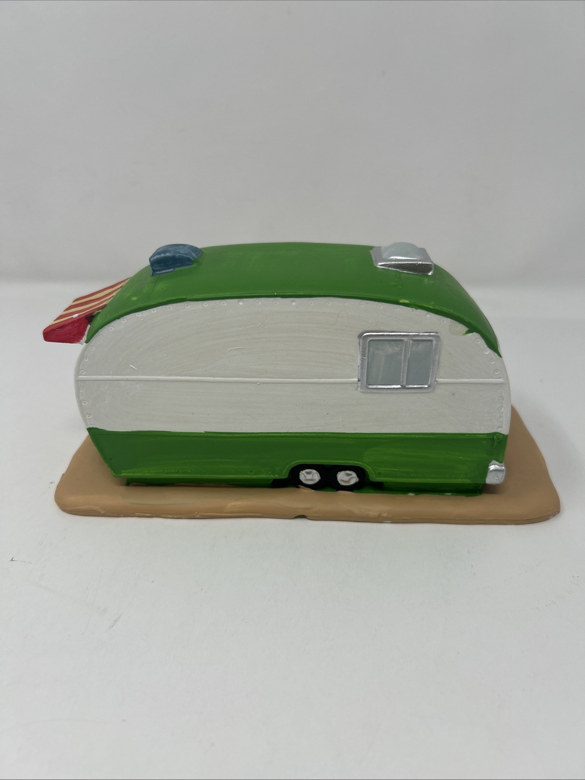 Lemax Our Summer Paradise Porcelain Lighted Camper 95453