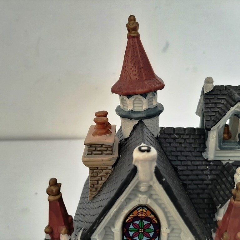 LEMAX Christmas Village Creekside Chapel Church 2006 #65367, 7″ Tall