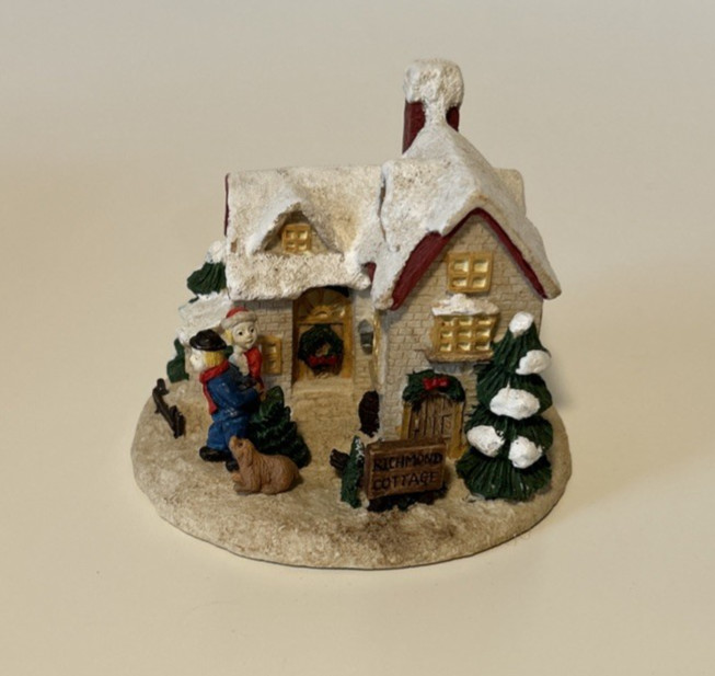 VTG 1992 Crystal Falls Village Richmond Cottage Miniature Christmas Resin Figure