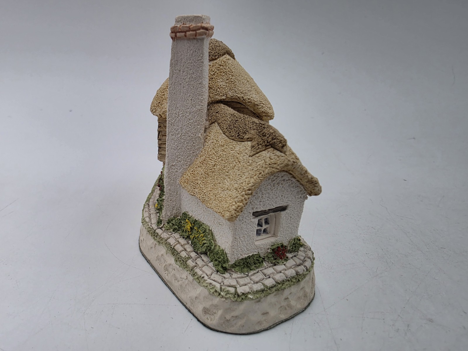 David Winter Cottages Birthstone Wishing Well No Original Box No COA