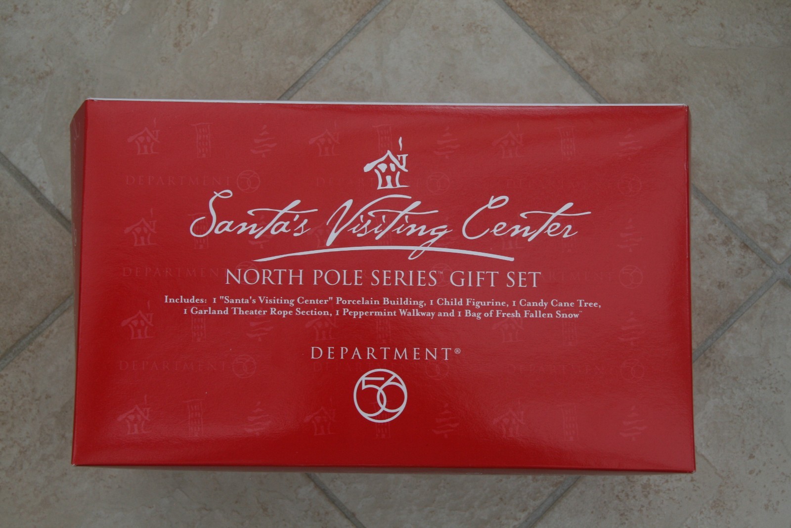 Dept. 56 Sant’s visiting center Gift Set-New in Box
