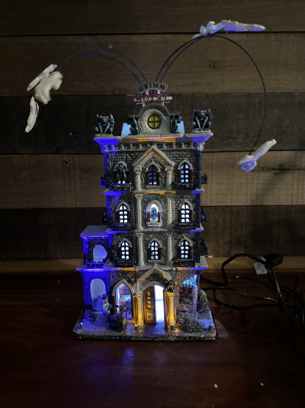 Lemax Spooky Town Grimm Hotel In Box Animated Halloween Zombies