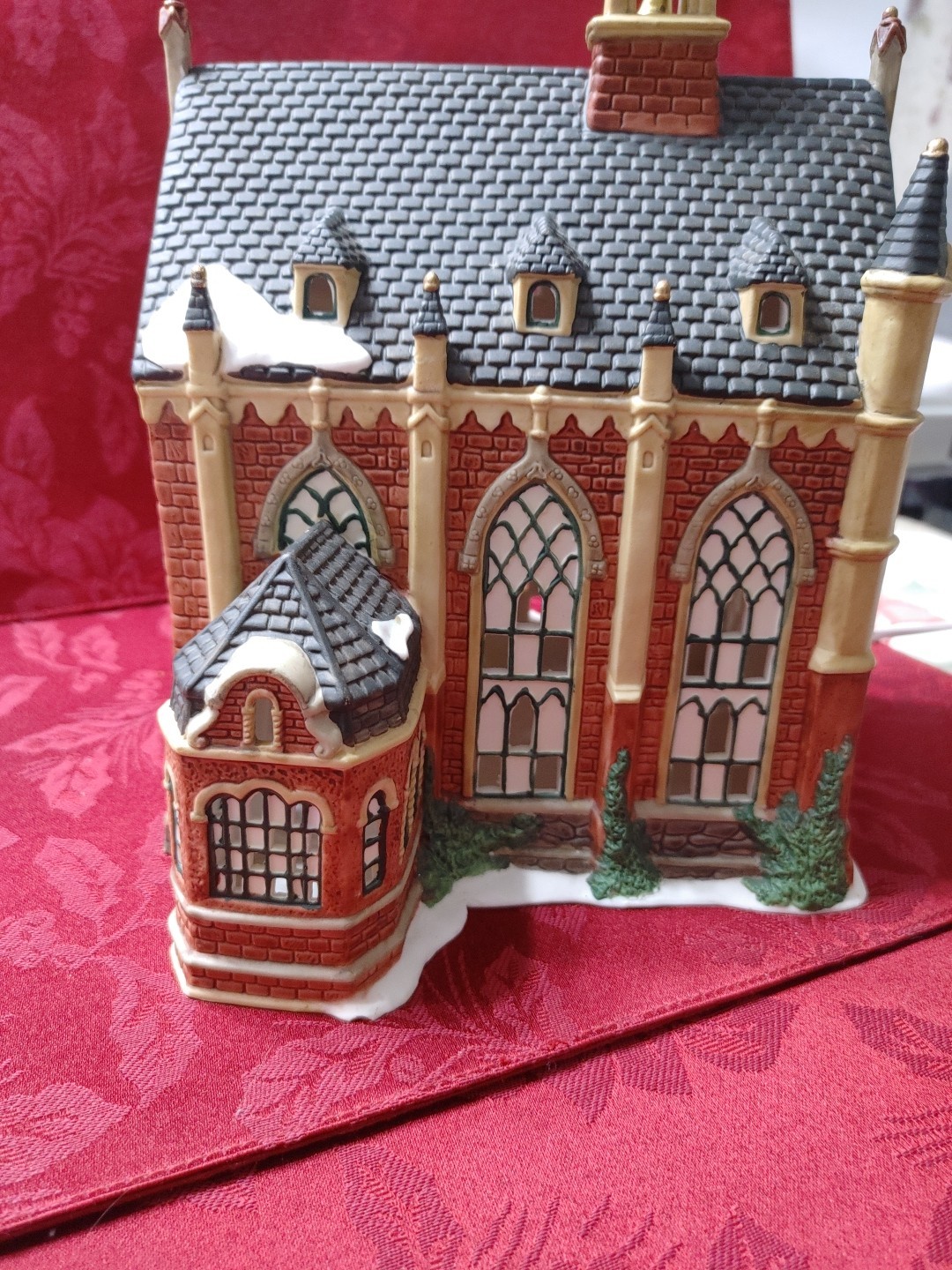 Heartland Valley Village 2000 Cathedral Church Limited Edition O’well W/light
