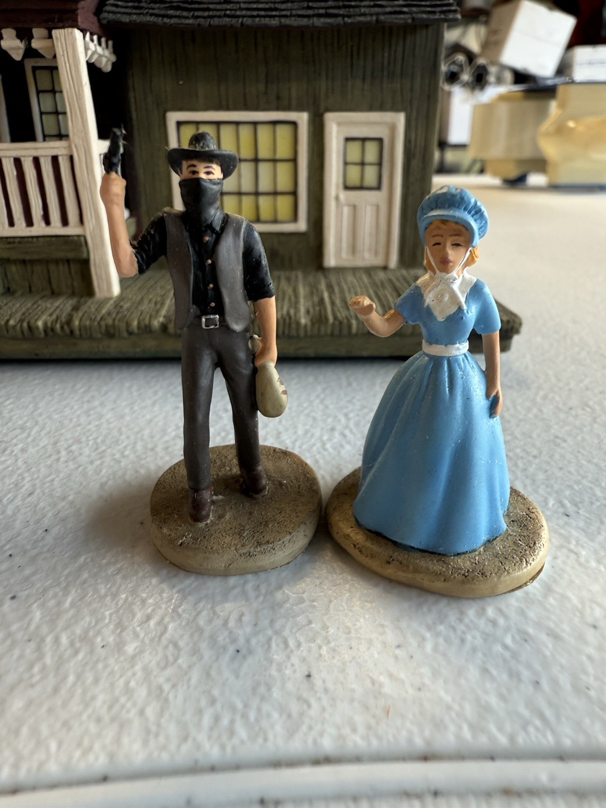 RARE Hawthorne Village John Wayne Stagecoach Inn Western Village w/ Figures