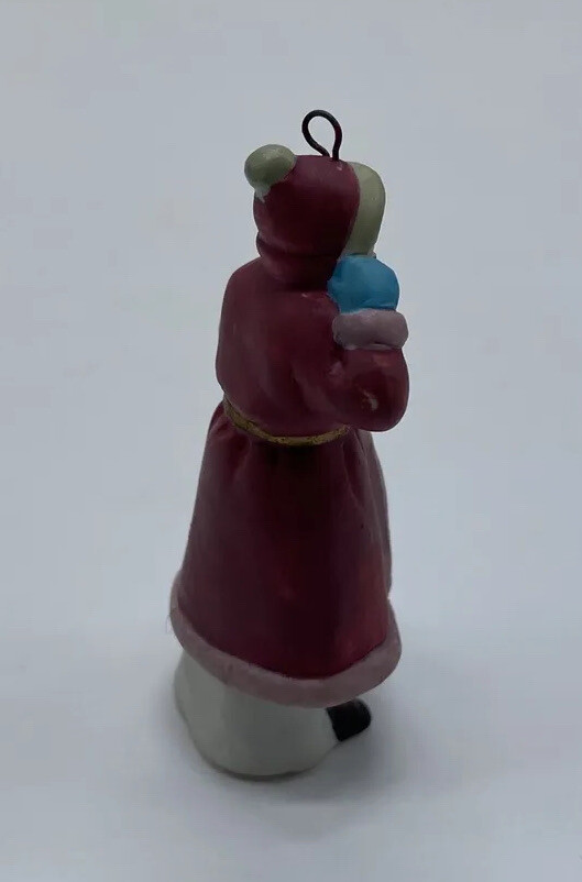 Dickens Collectables Christmas Village Accessory WOMAN FIGURINE Dollhouse F51